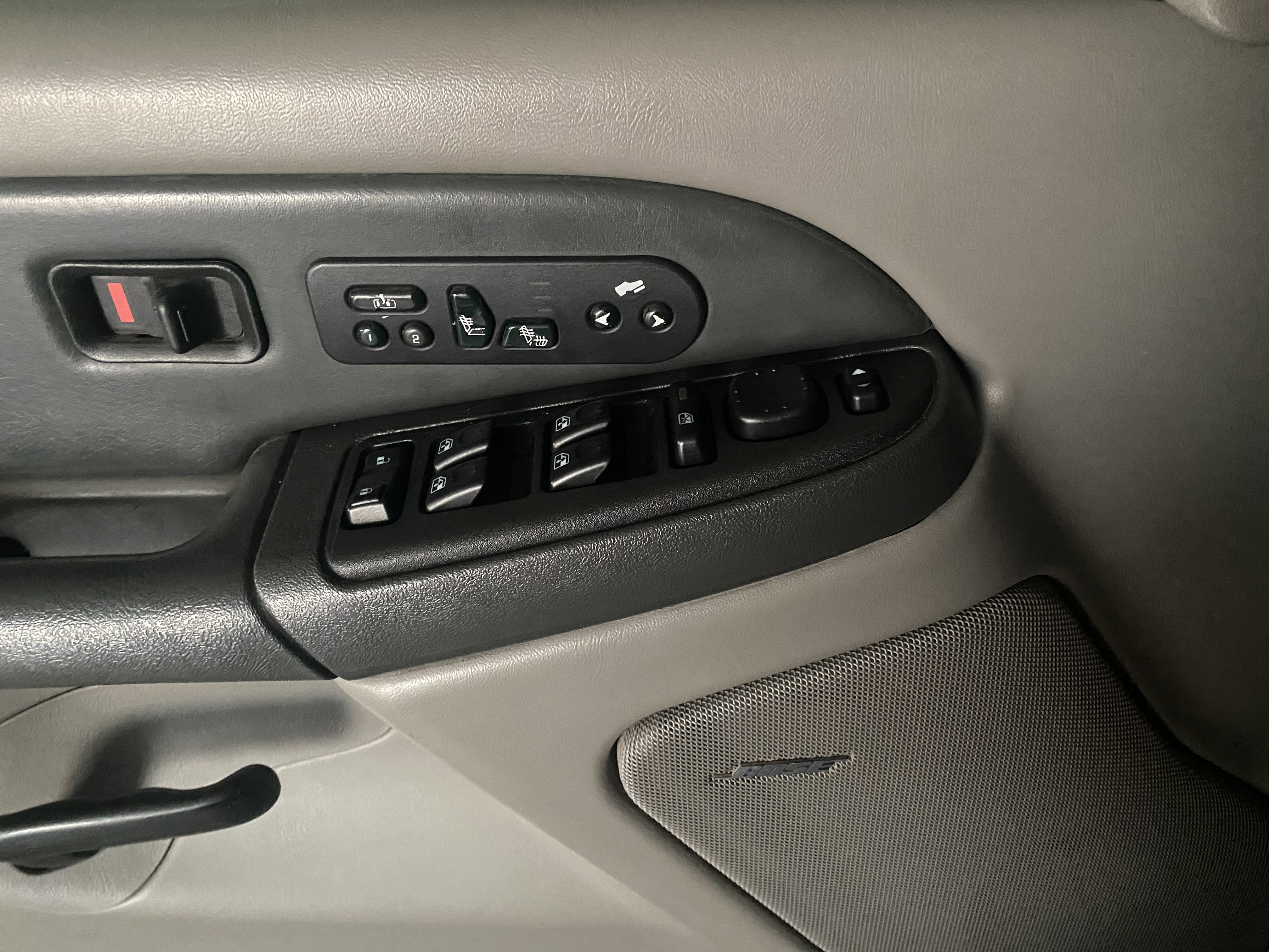 GMT800 LT Silverado / Tahoe / Suburban / Yukon Door Switch post repair (1999-2007)