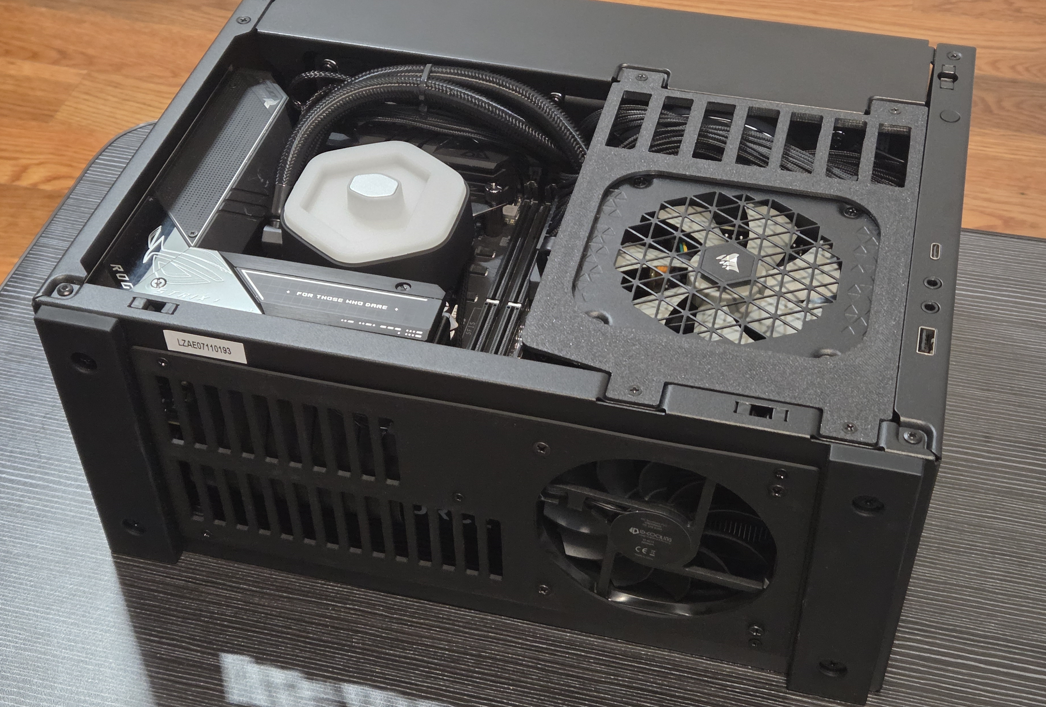 A4-H2O bottom panel with 92mm fan mount
