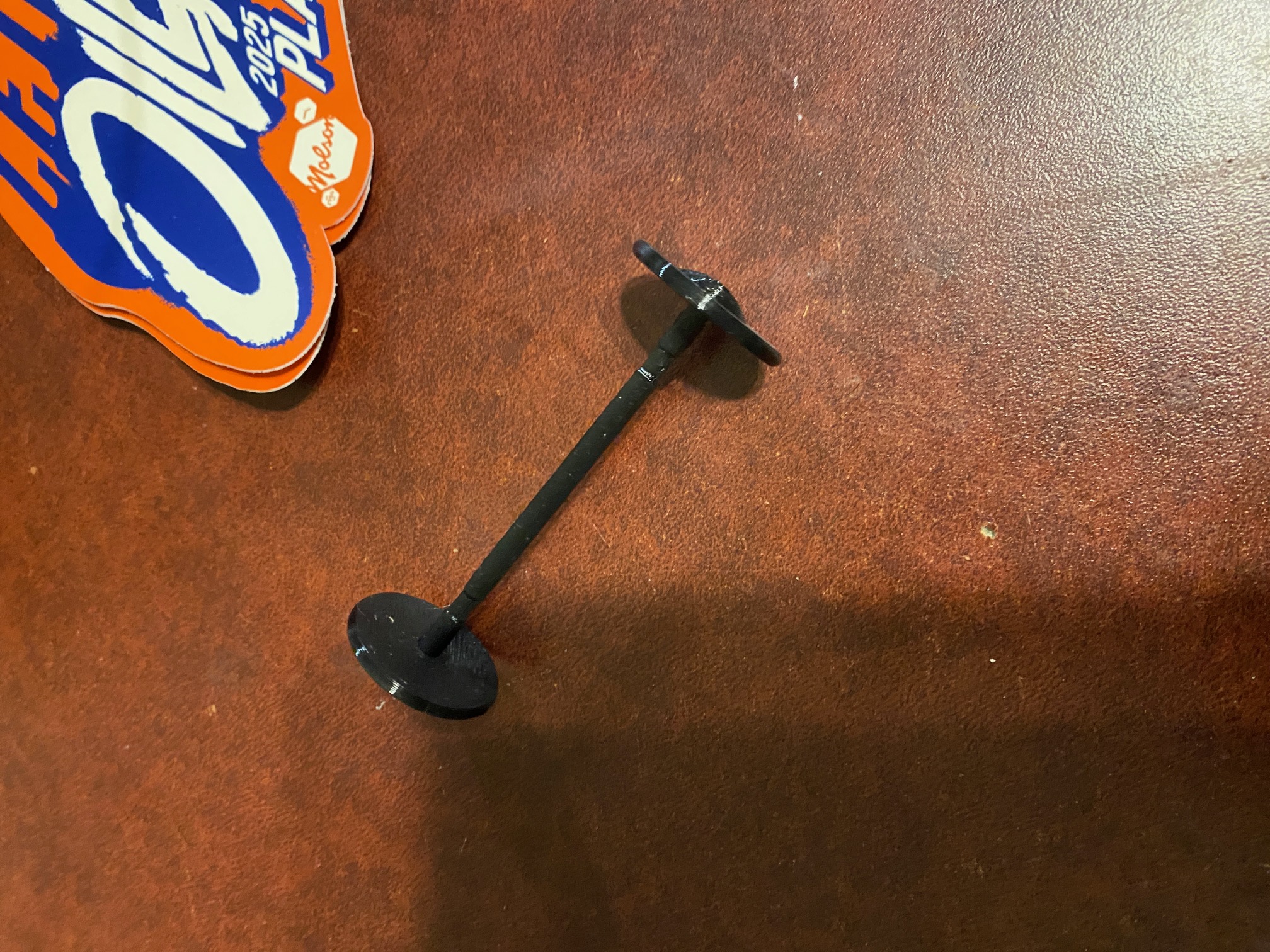 Wheels / axle for destop trash bin