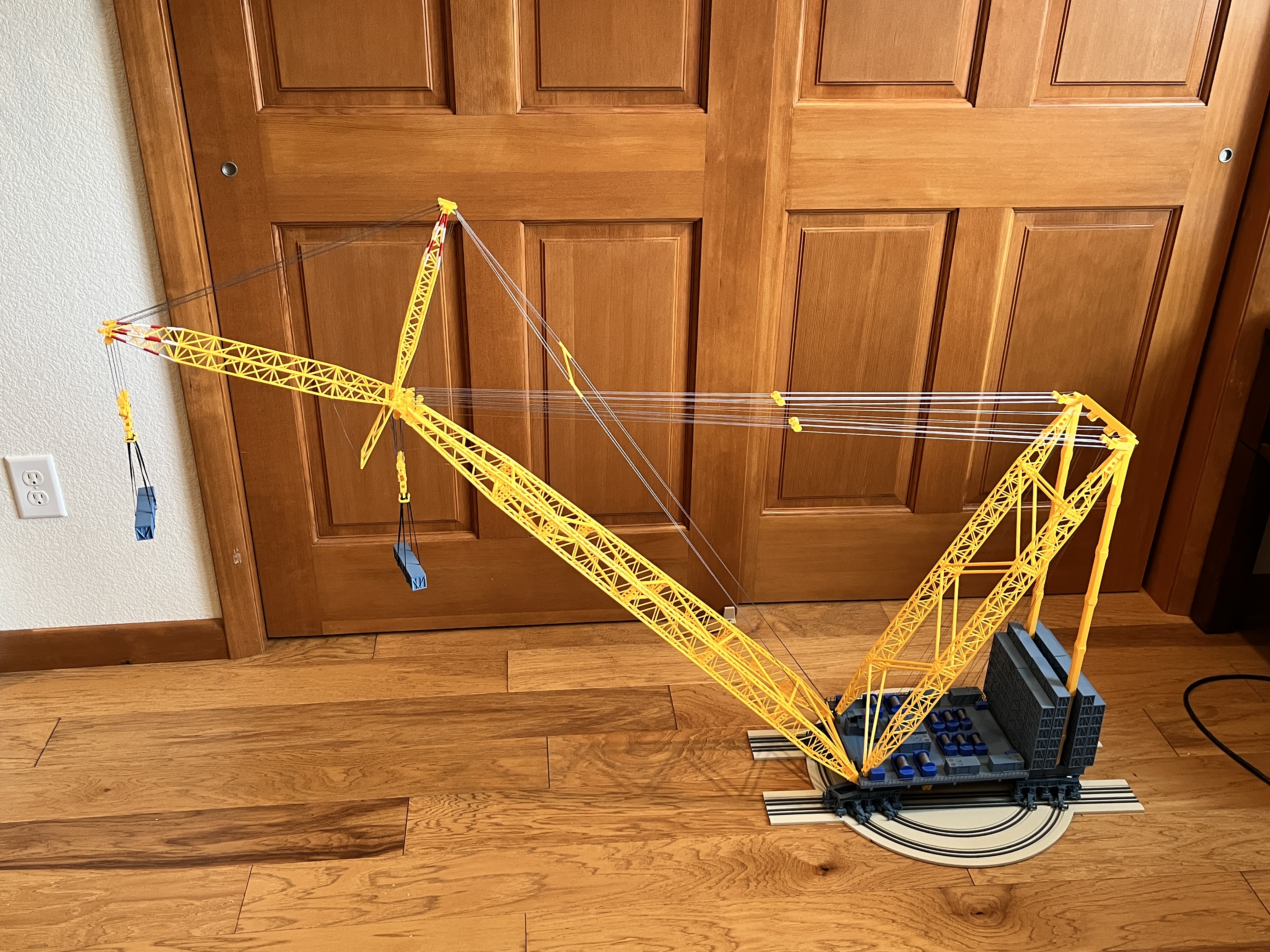 Big Carl Crane - Platform, Trucks and Base