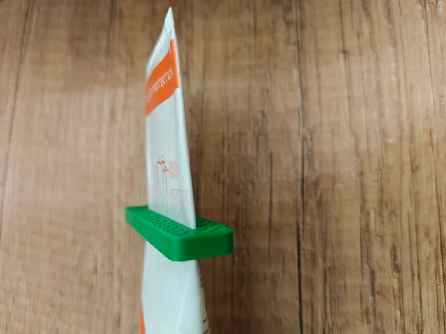 Toothpaste Tube Squeezer — Roller Key, Diamond-Knurl Grip