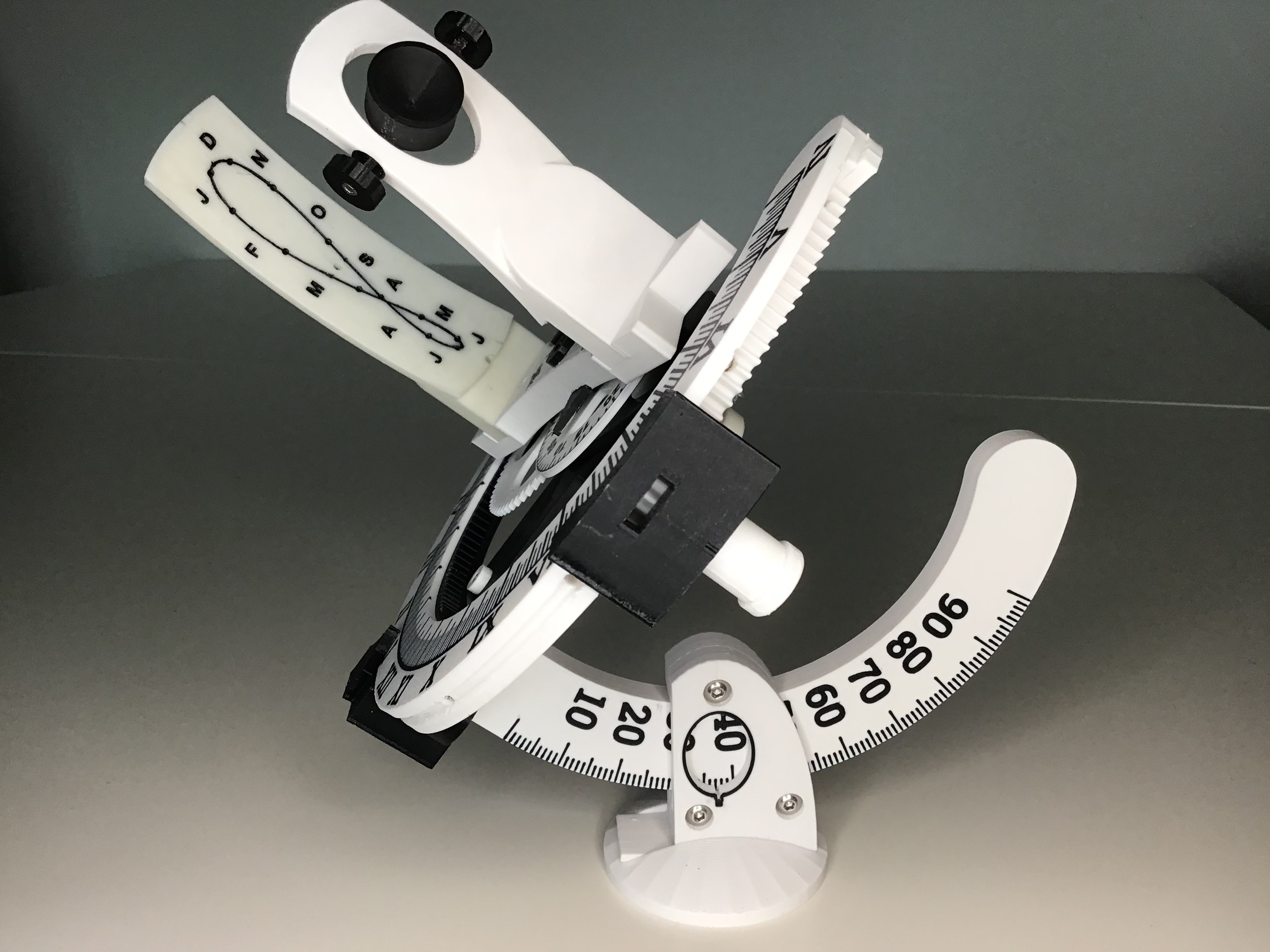 Heliochronometer Sundial - 2026 - Accurate to within 1 minute! — miniatura 5