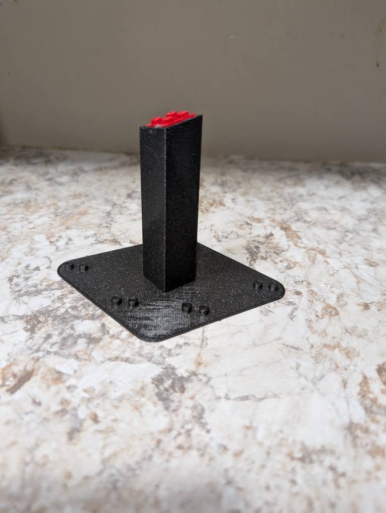 Miniatura 2 do modelo 3D Stand for small lego type models.