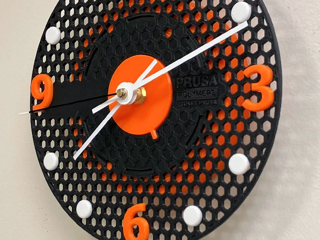 "New Prusament Spool" Clock with simulated filament roll