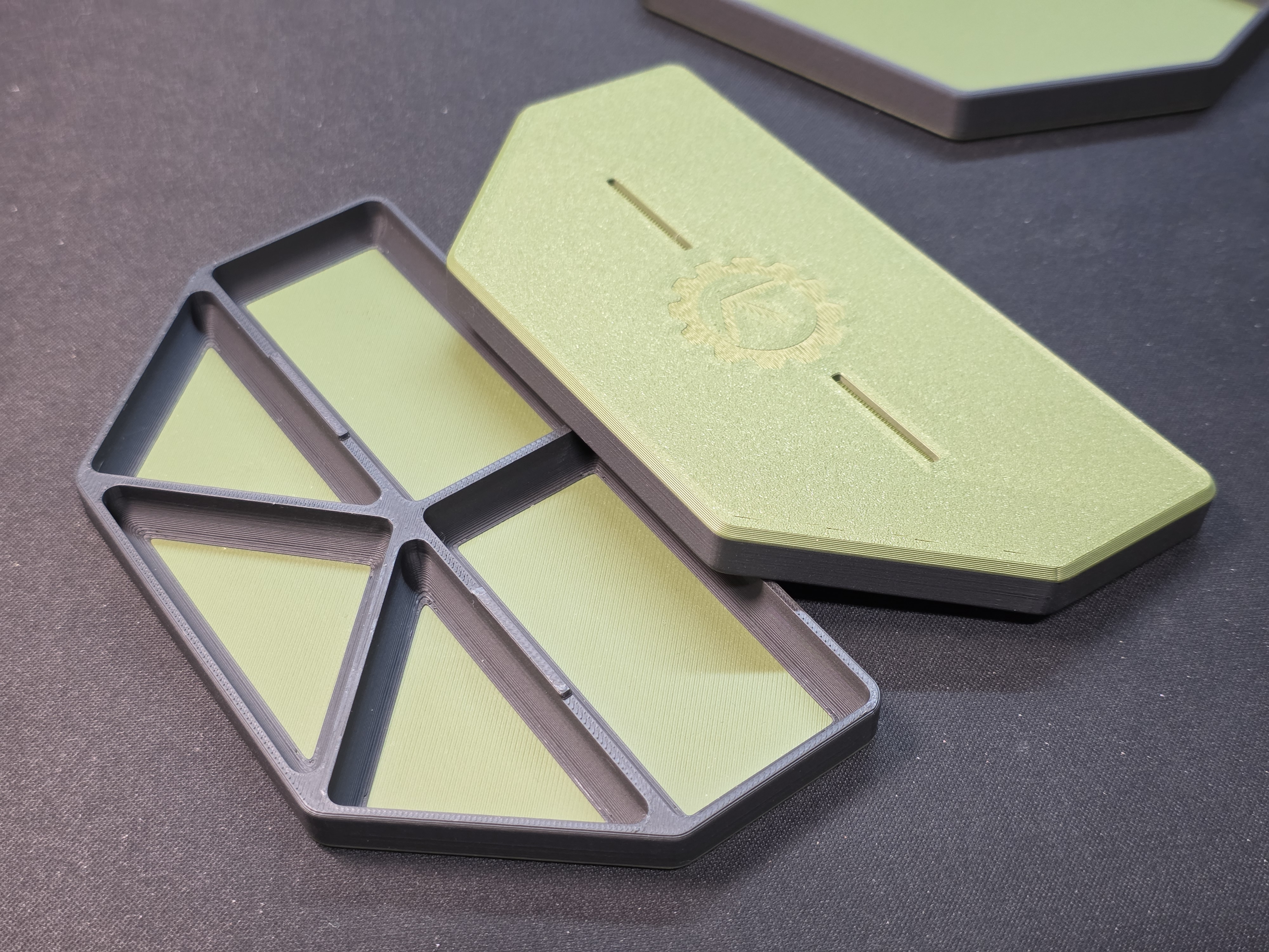 Miniatura 4 do modelo 3D Stackable Modular Parts Tray System