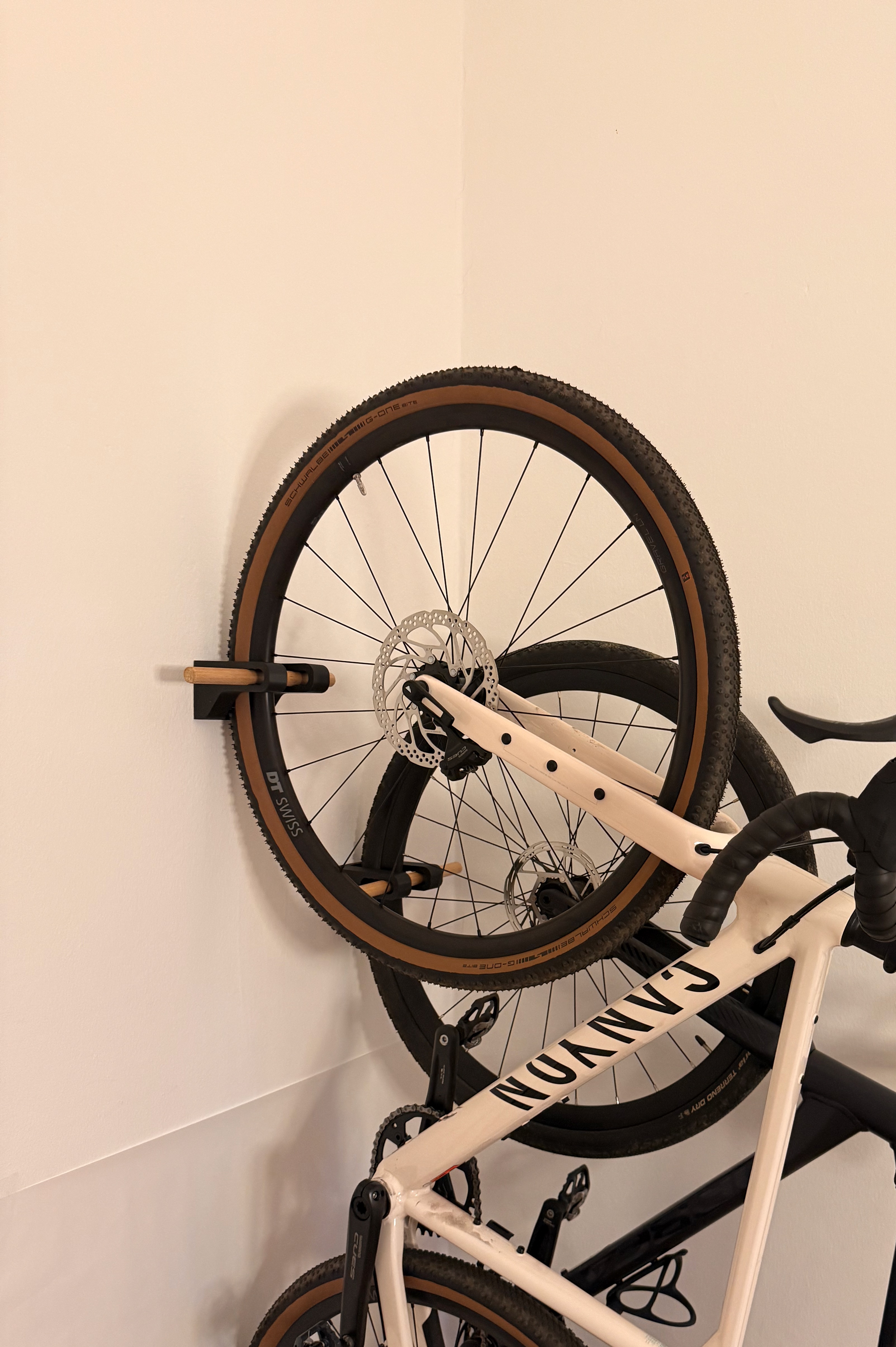 Bike wall holder (vertical storage)