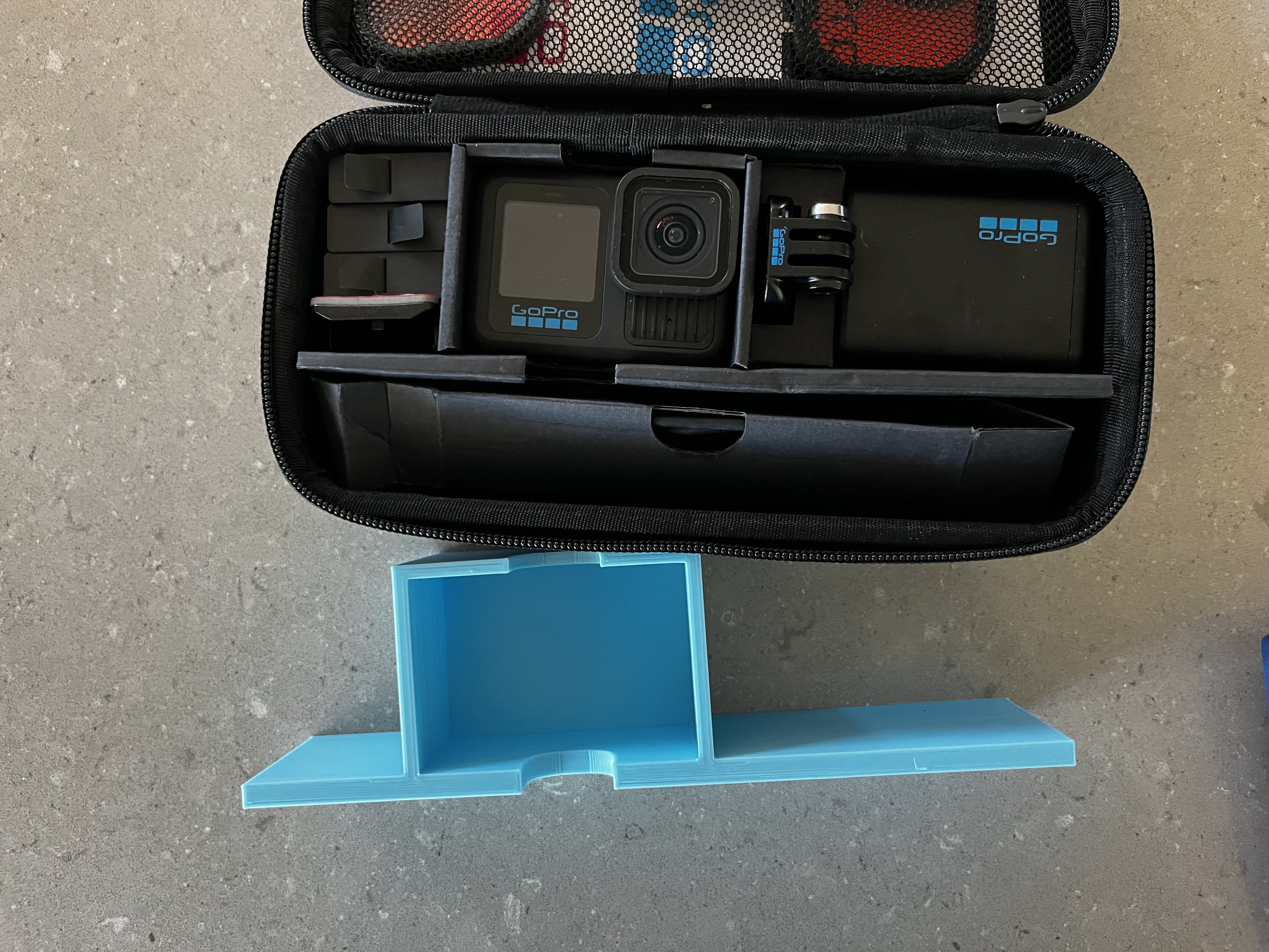 Miniatura 2 do modelo 3D GoPro Case Insert/organizer