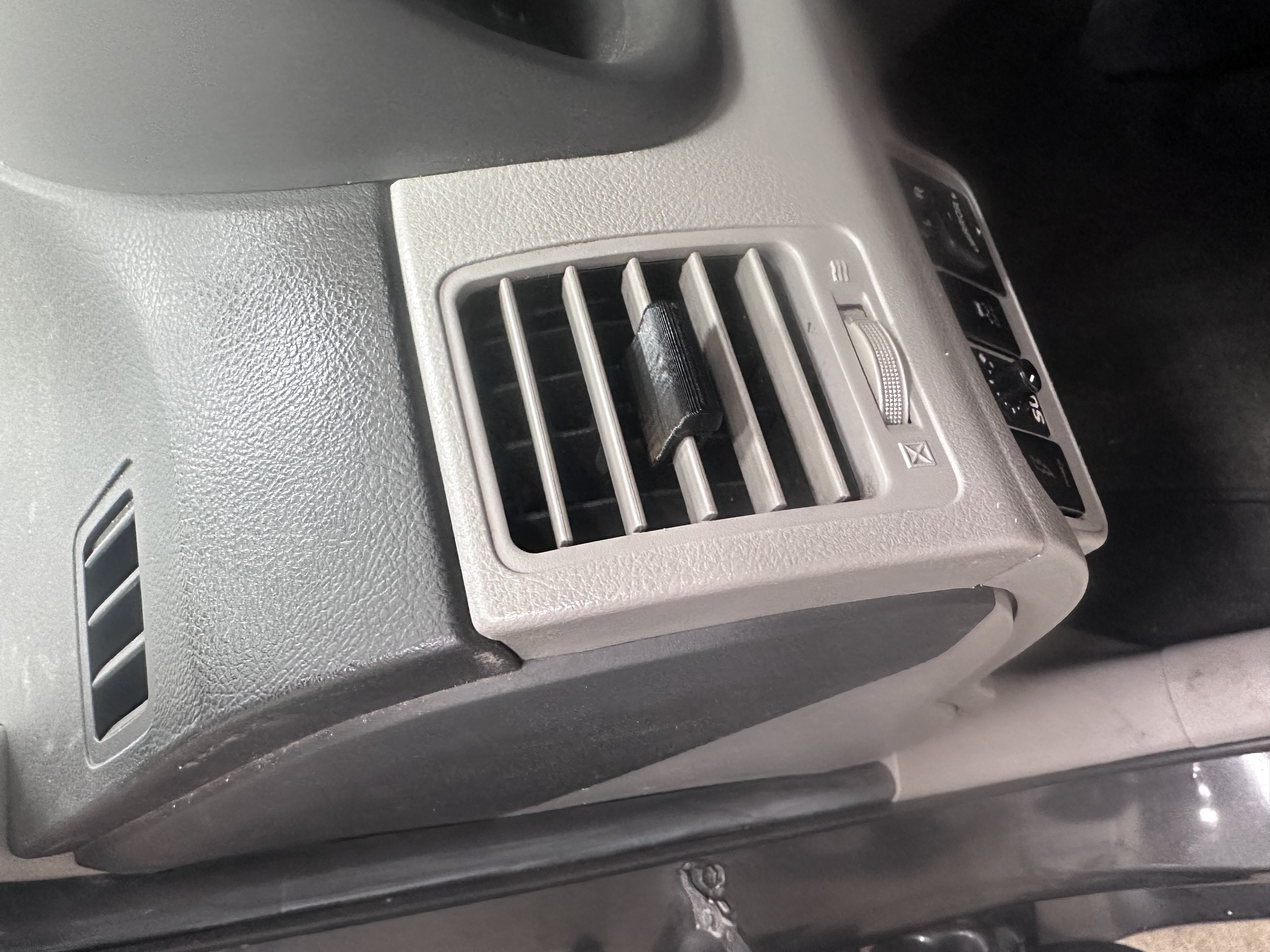 A/C Vent Louvre Tab - Toyota Corolla 2011