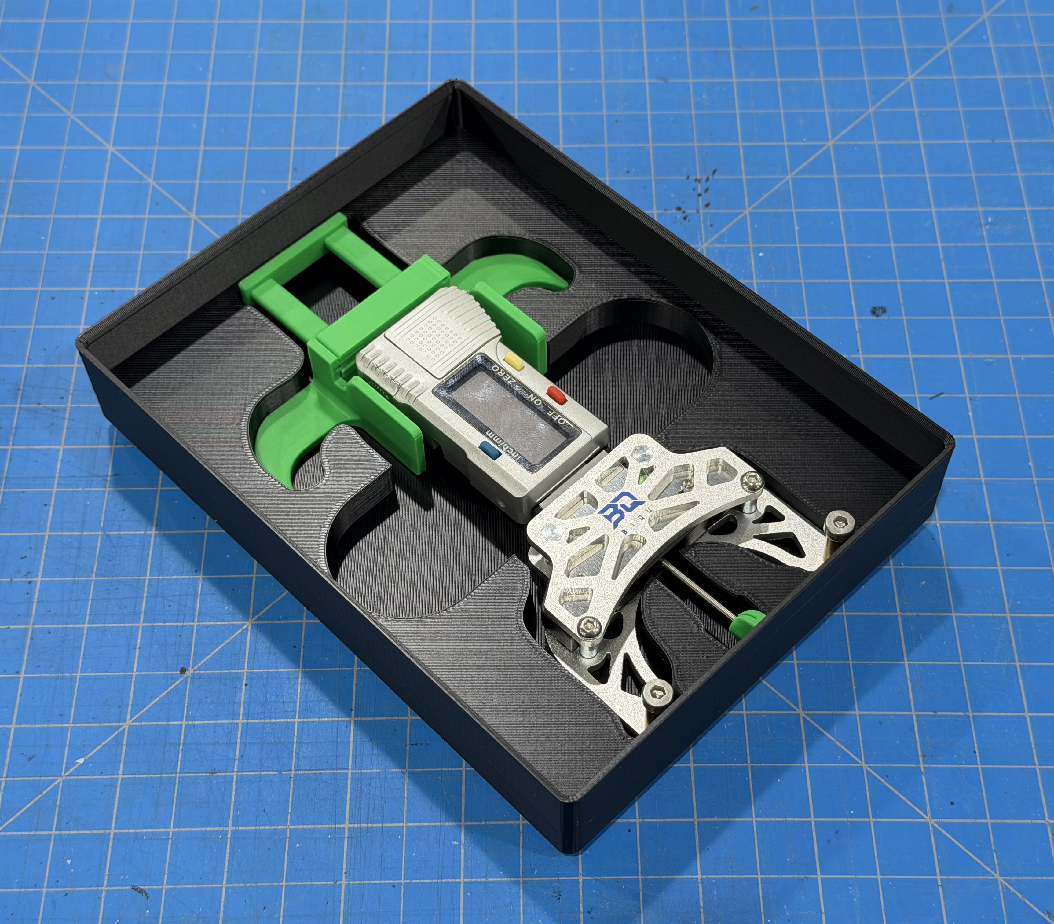 Stackable 3x4 Gridfinity Bin for BTT/BigTreeTech's Belter tensioning tool, Single-Hand Operation