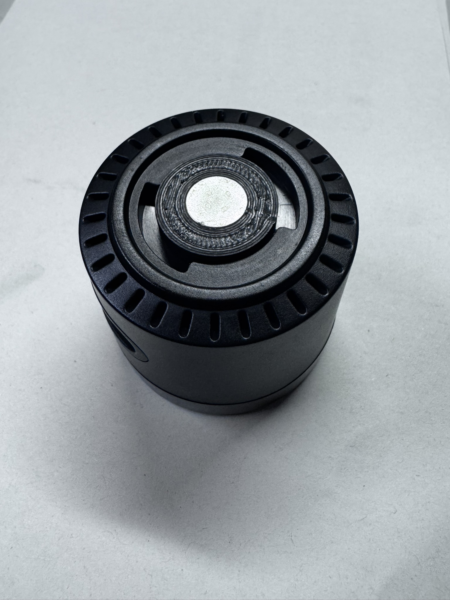 Broadlink RM4 mini magnetic support