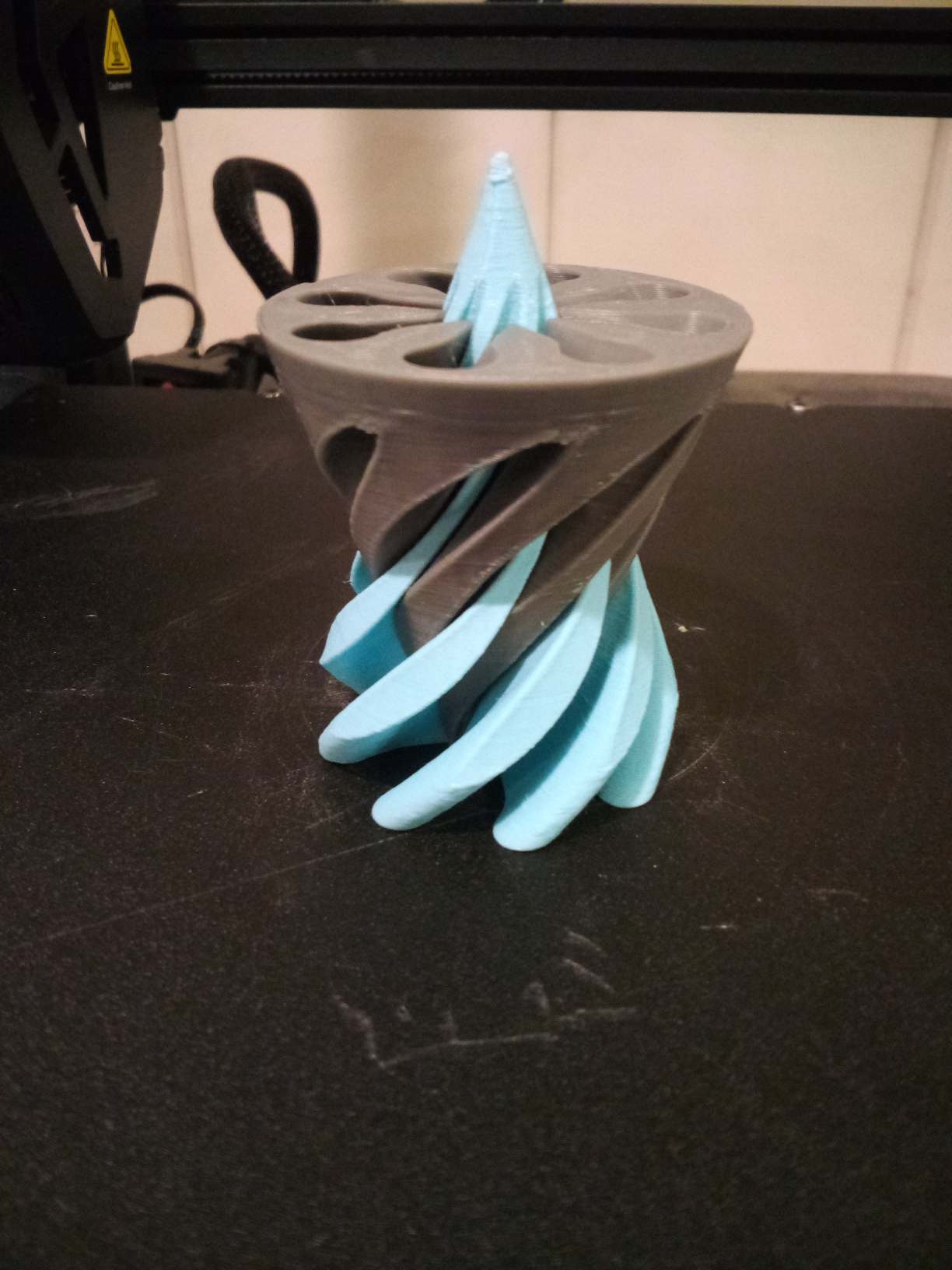 Miniatura 4 do modelo 3D Impossible Passthrough Cone