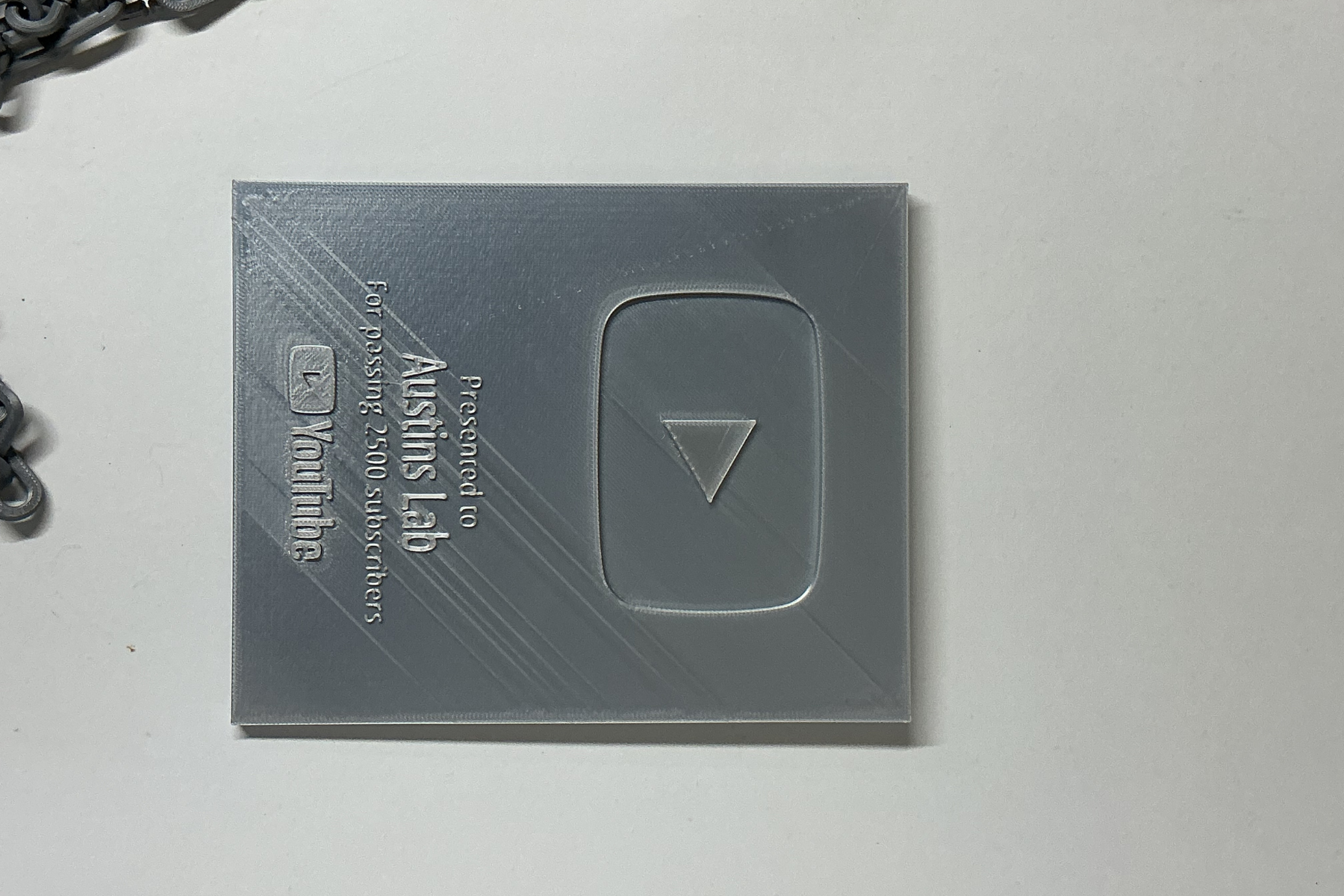 Miniatura 2 do modelo 3D Customizable YouTube Play Button Plaque