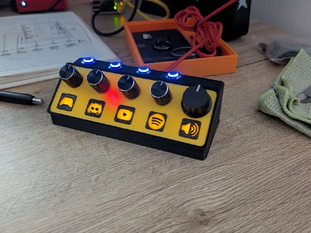 Deej with LEDs