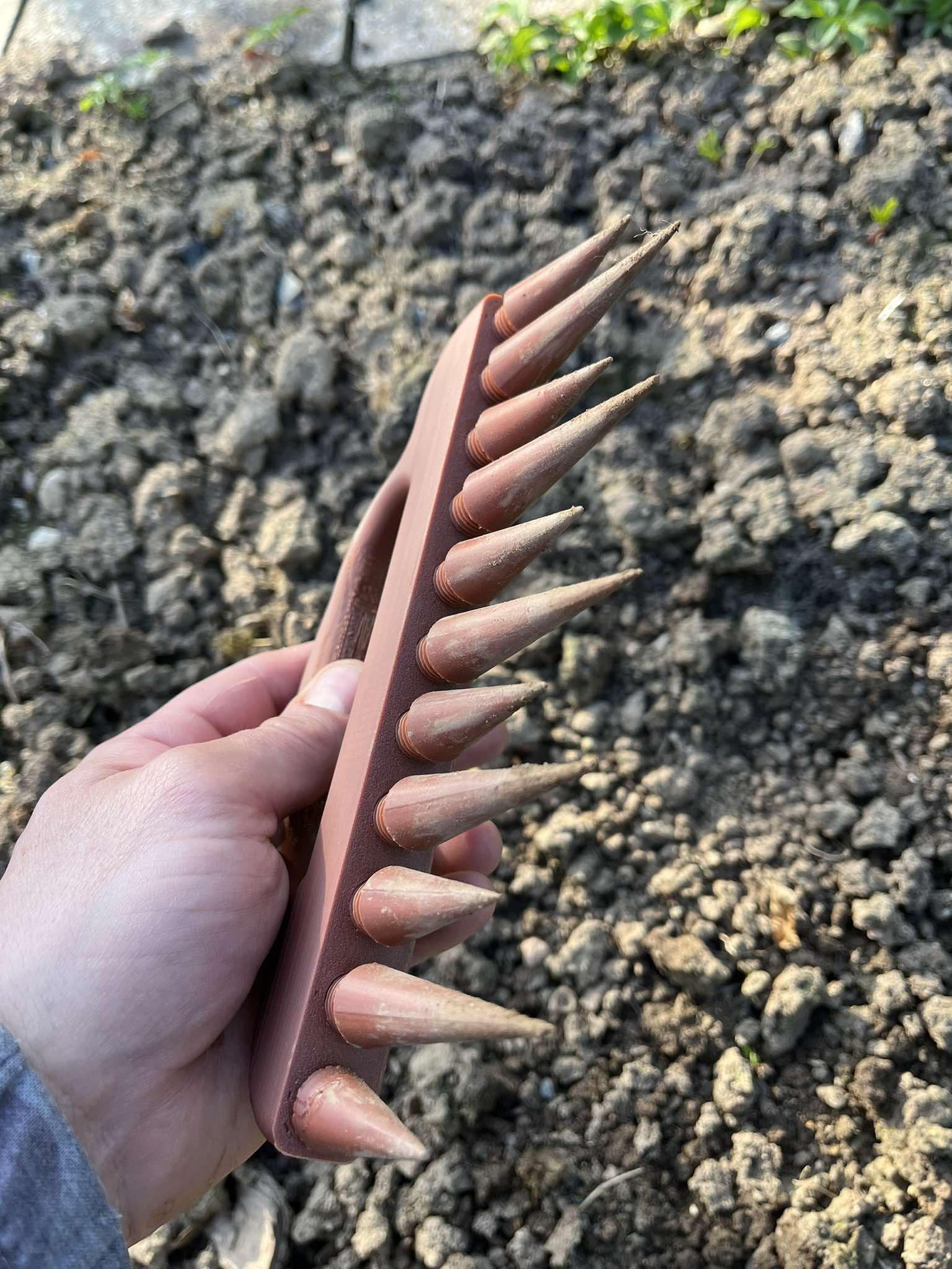 Miniatura 5 do modelo 3D Rake in hand, stake