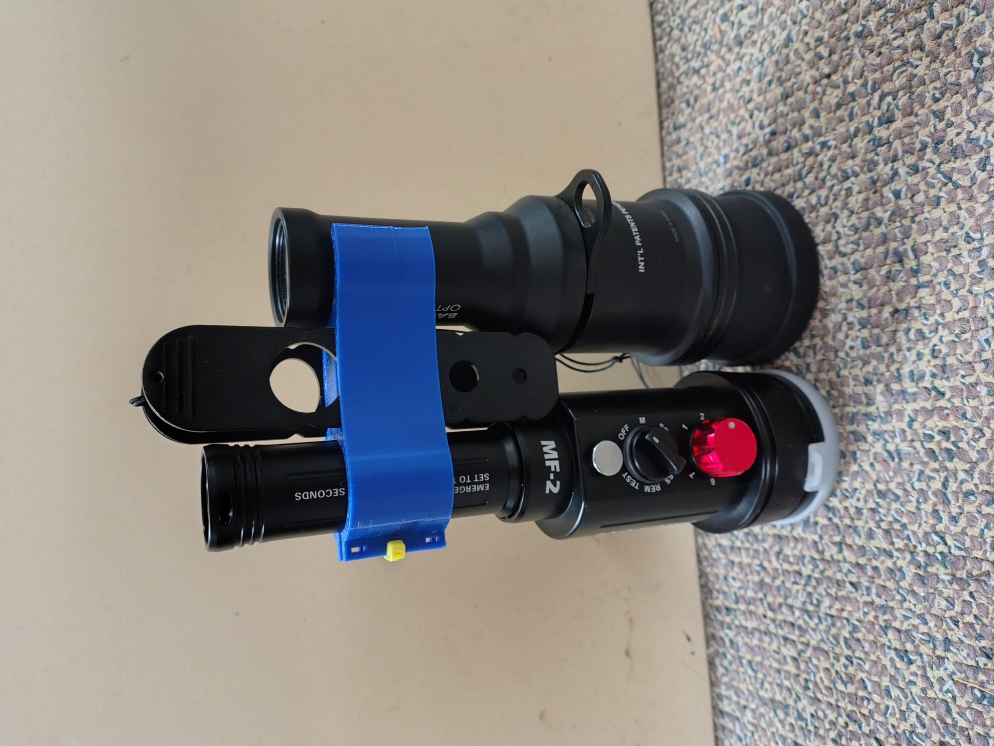 Backscatter Miniflash 2 (MF-2) and Snoot (OS-1) holder