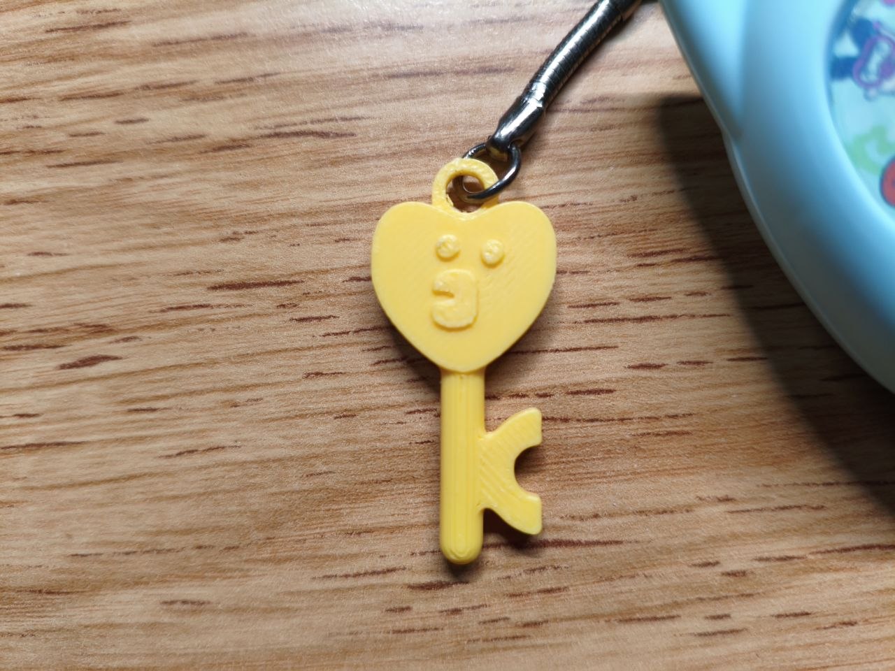 Tamagotchi charm (familytchi key)