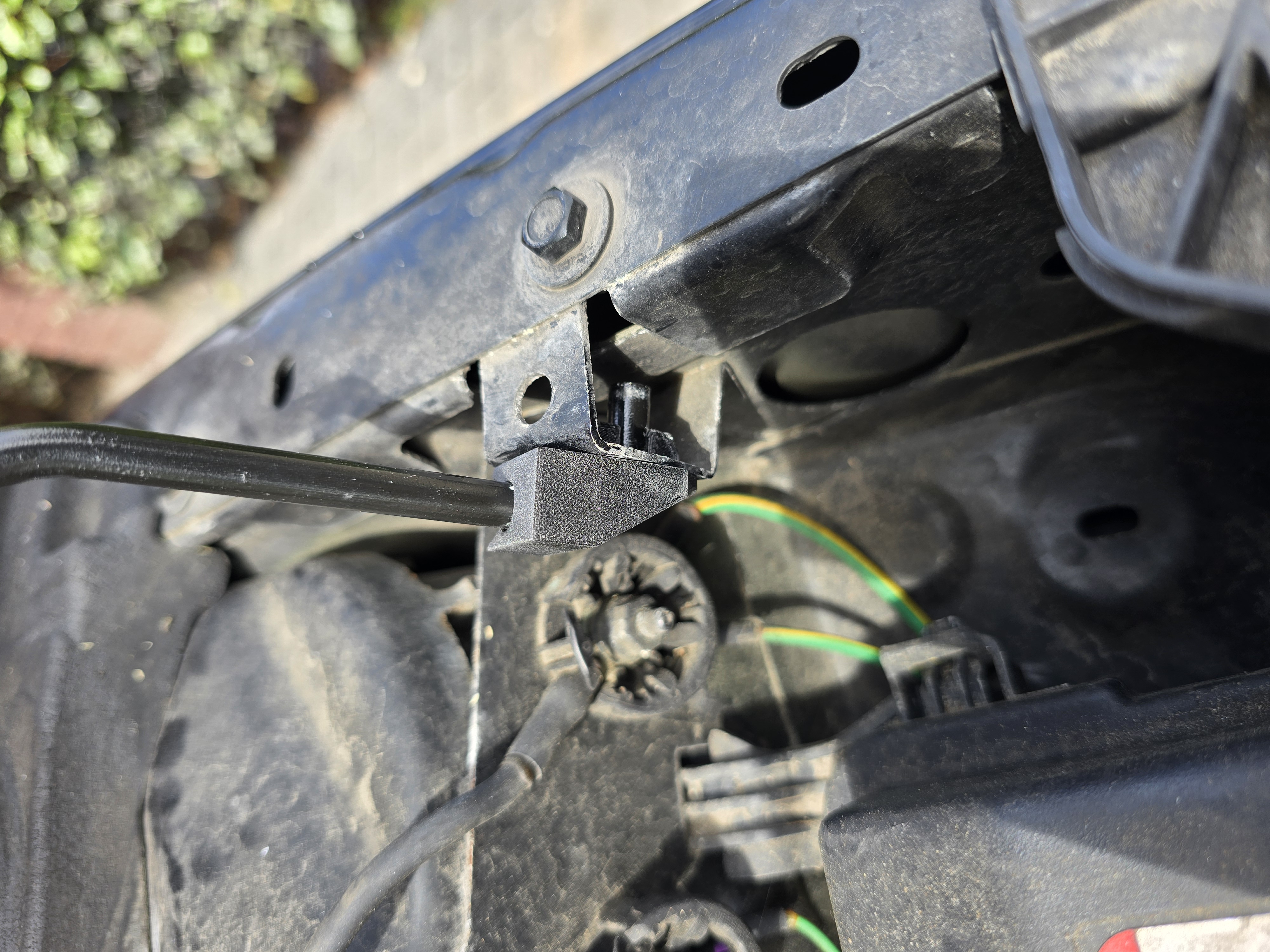 Peugeot Hood Support Hinge Clip