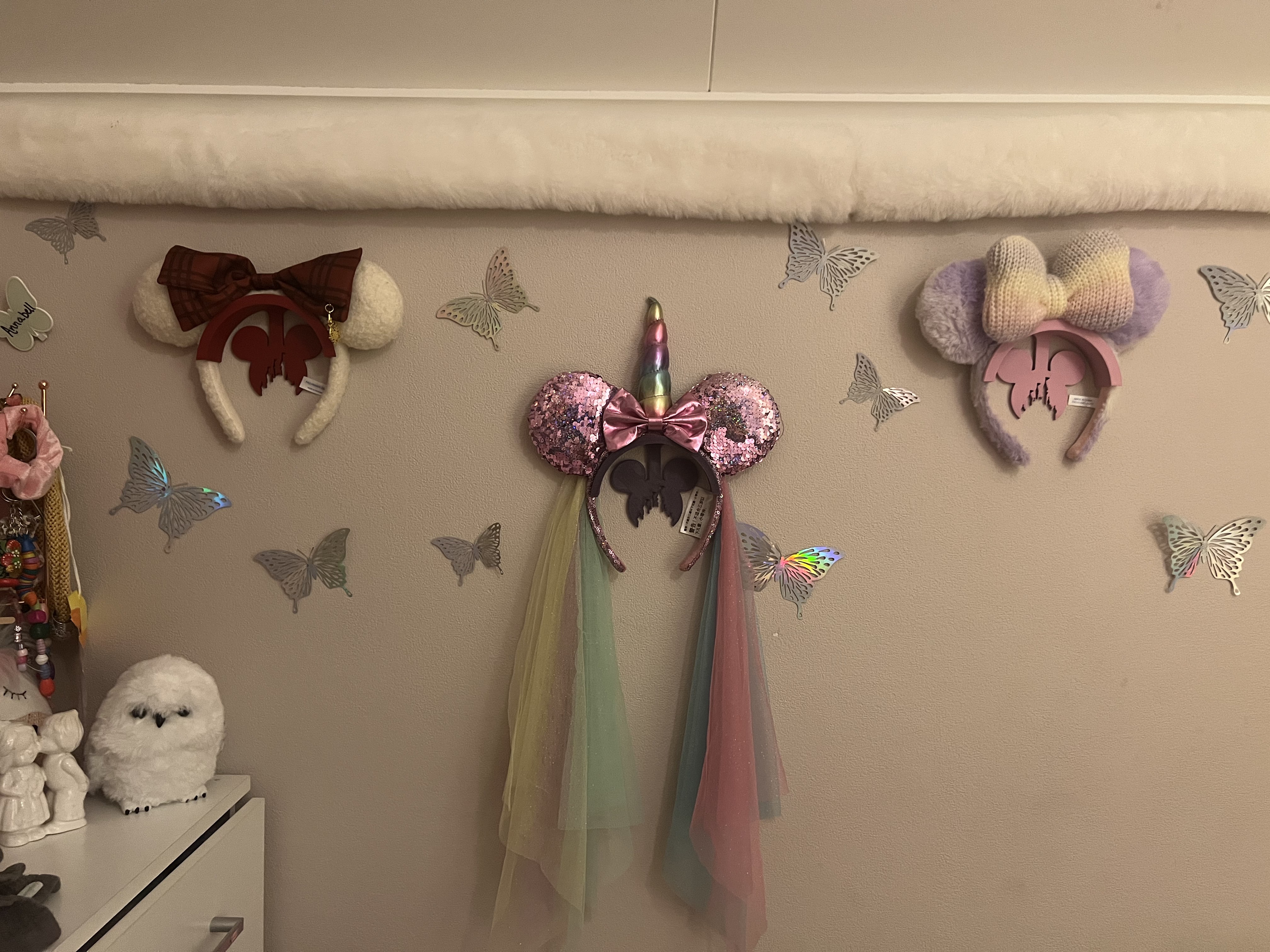 Disney ear wall mount with edge