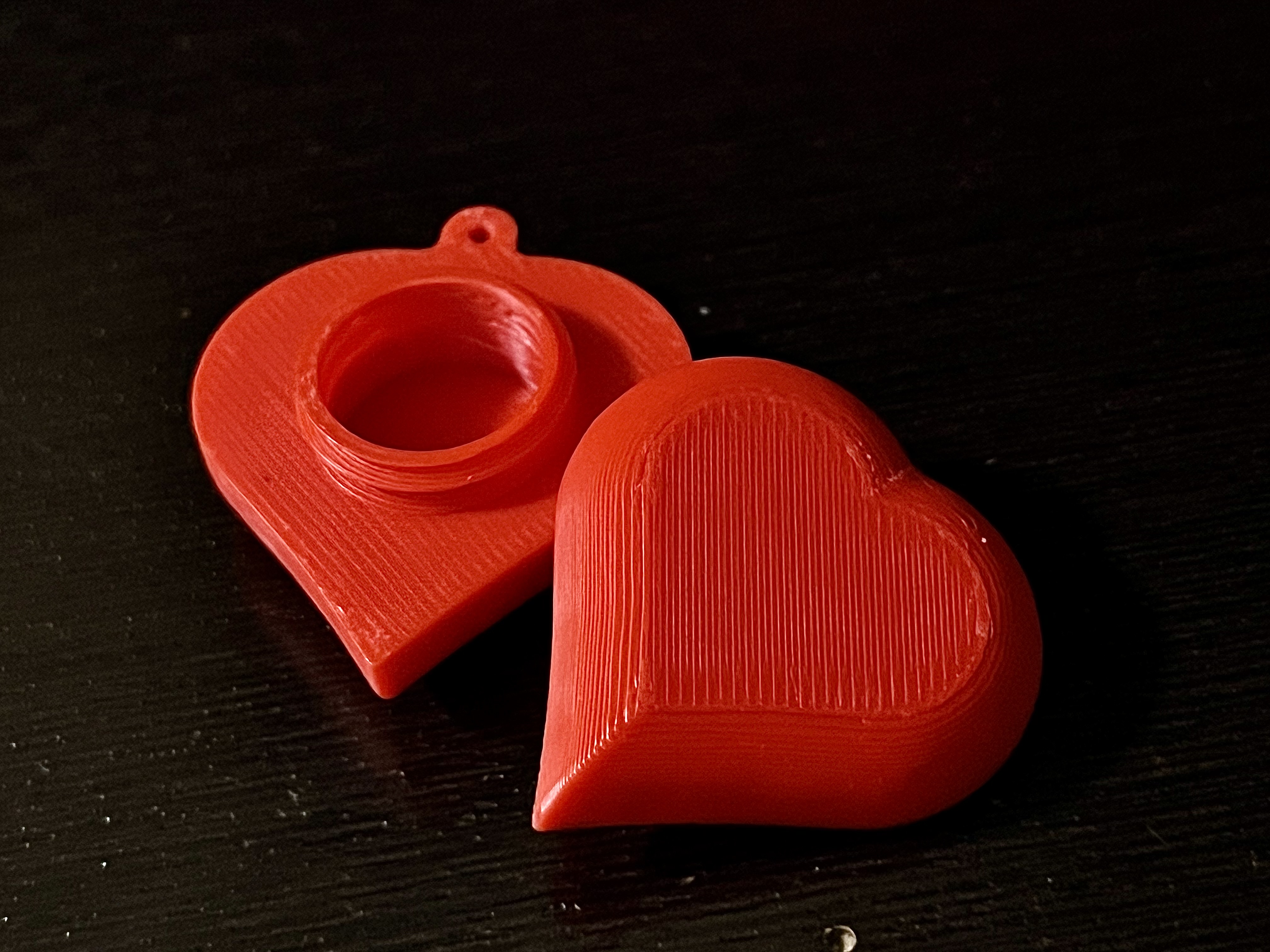 Heart Shaped Threaded Locket Pendant