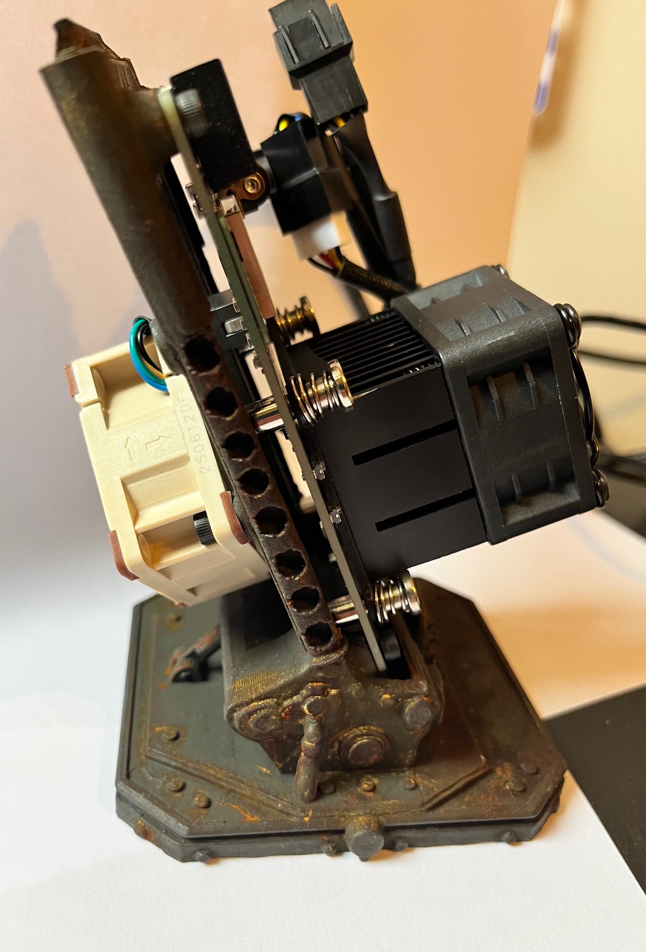 Miniatura 4 do modelo 3D BitAxe Gamma 601 stand