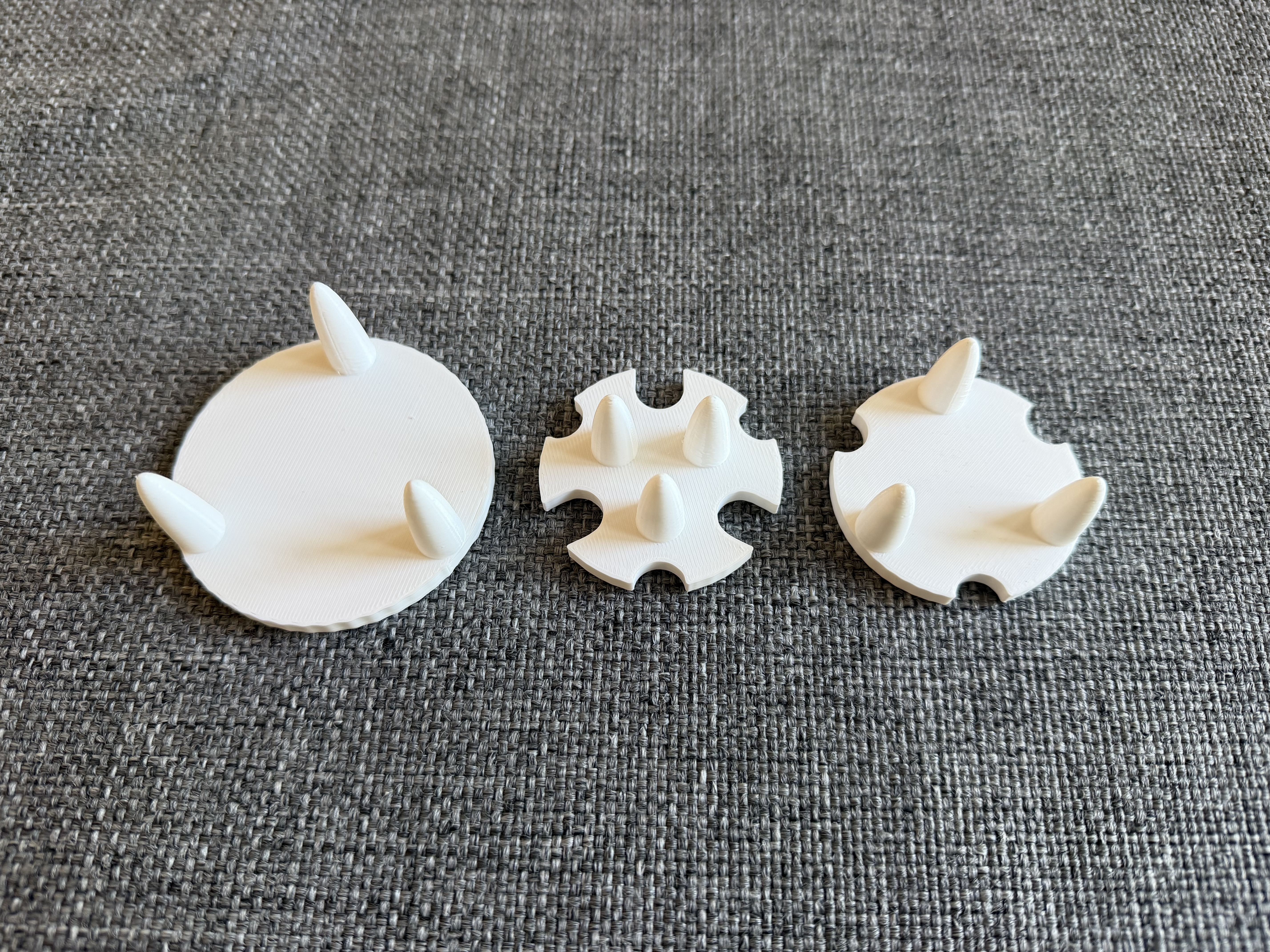 Stacking paint spray stands — miniatura 2