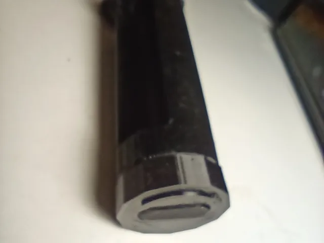 Tubenquetscher mit Ratsche