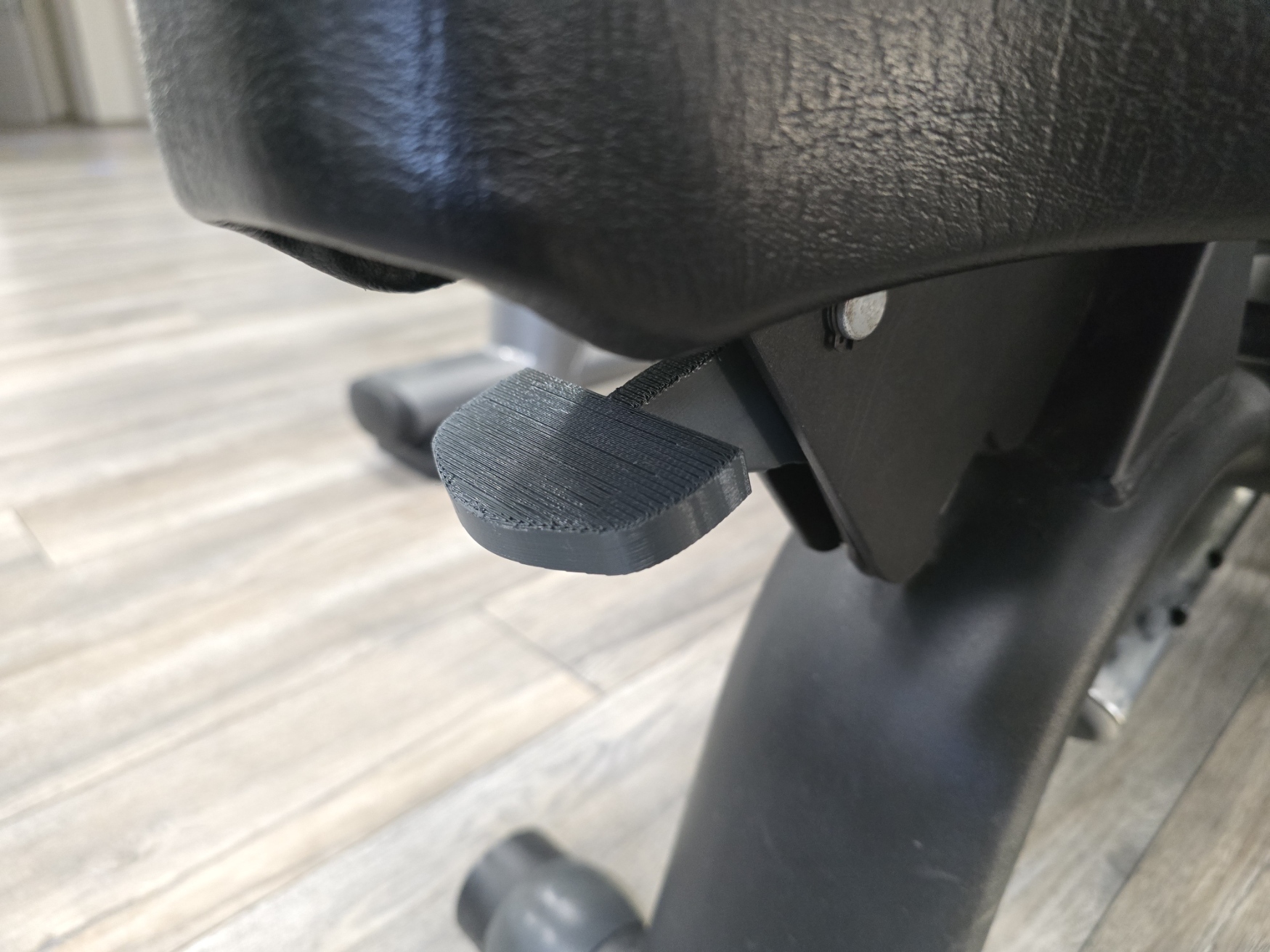 Gym bench handle