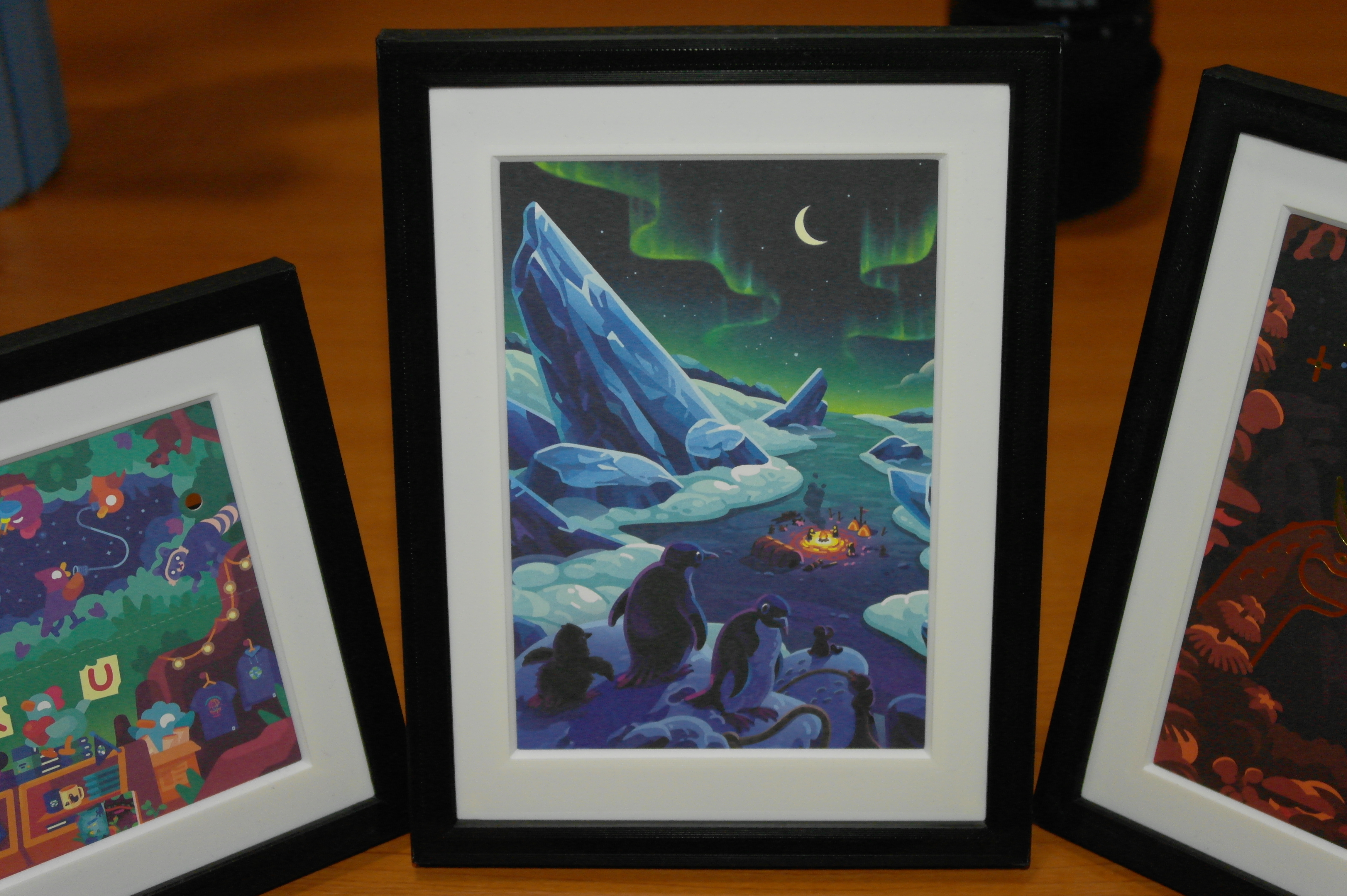 Standing Picture Frame with Mat - Multiple Sizes (100 x 160, 105 x 150, 145 x 145)