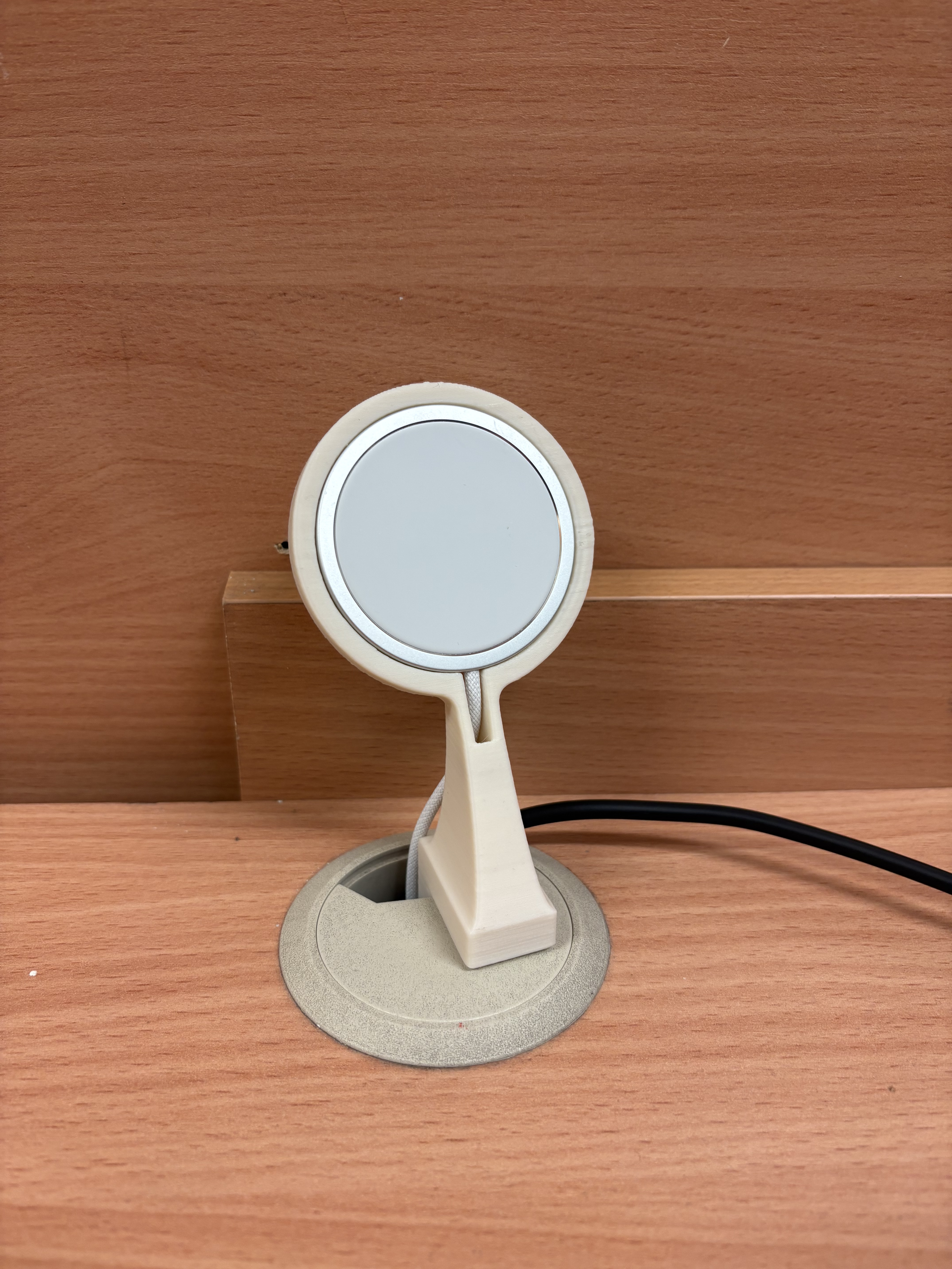 MagSafe charger G-clamp