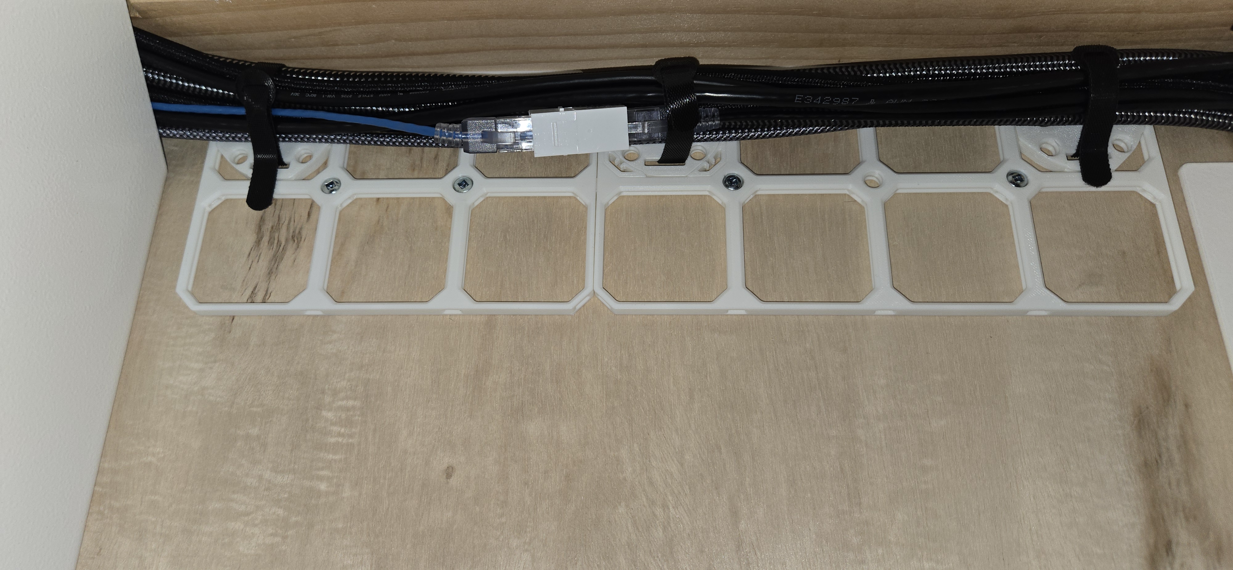 Multiboard MultiGrid Twist Lock Velcro Hook
