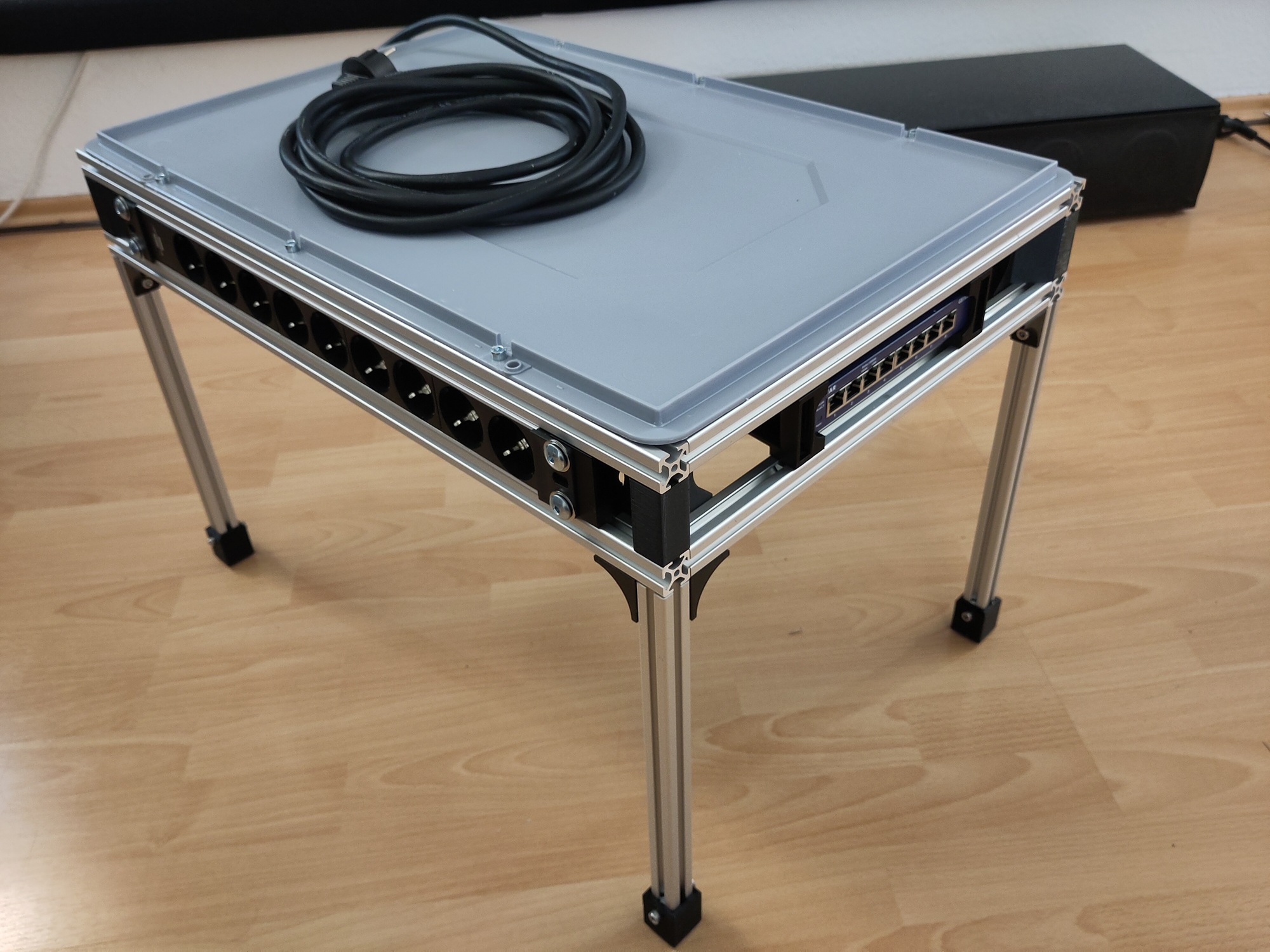 Power distributer table, eurobox compatible