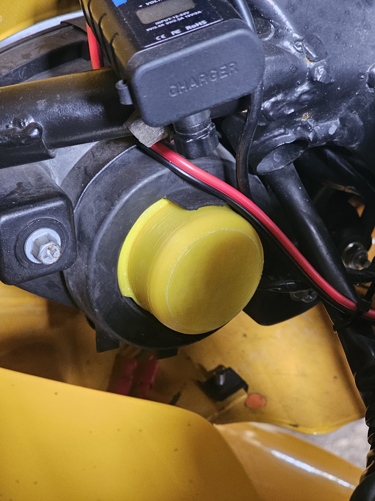 Triumph Sprint 955i headlight cap