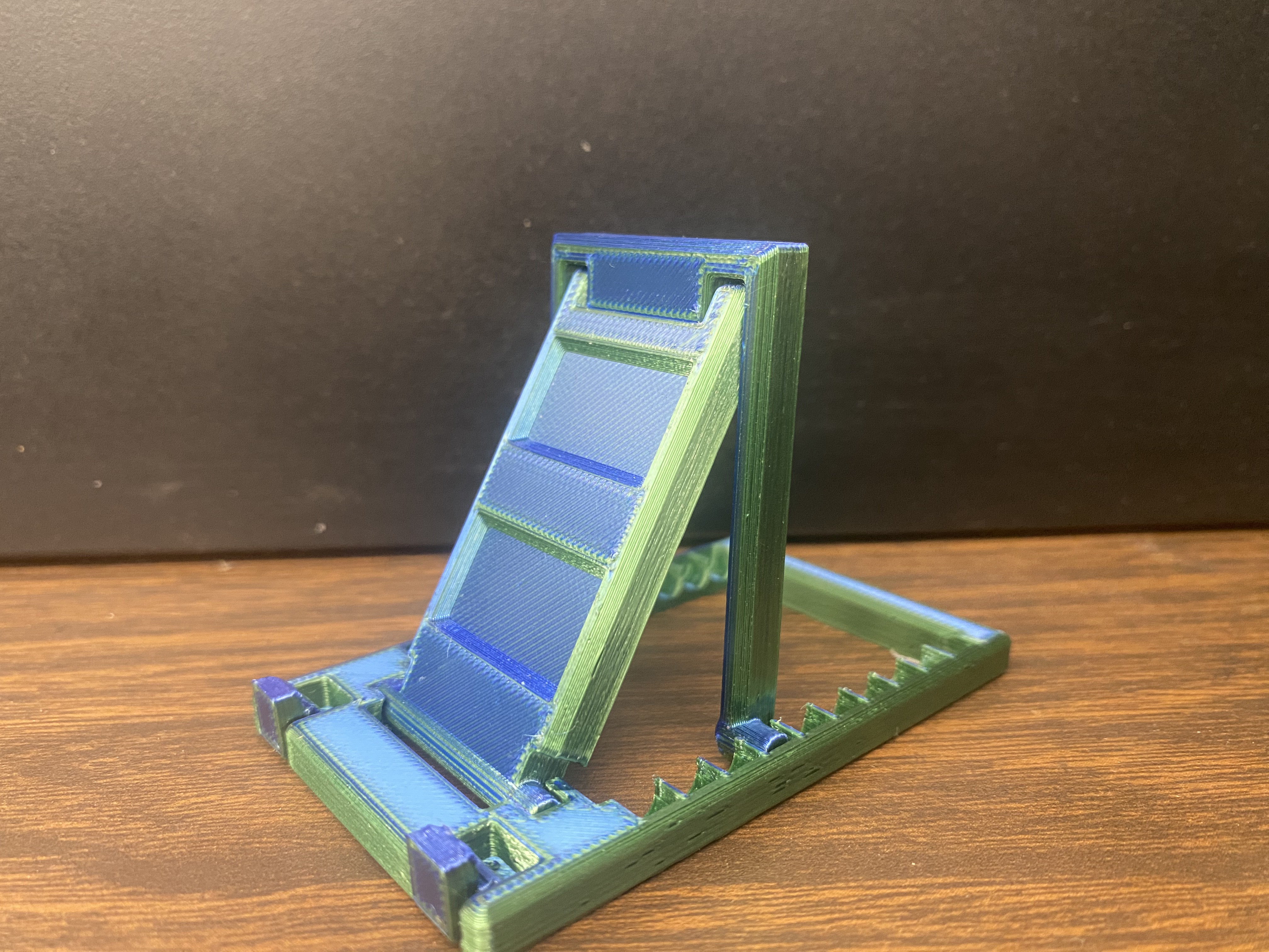 a print in place phone stand