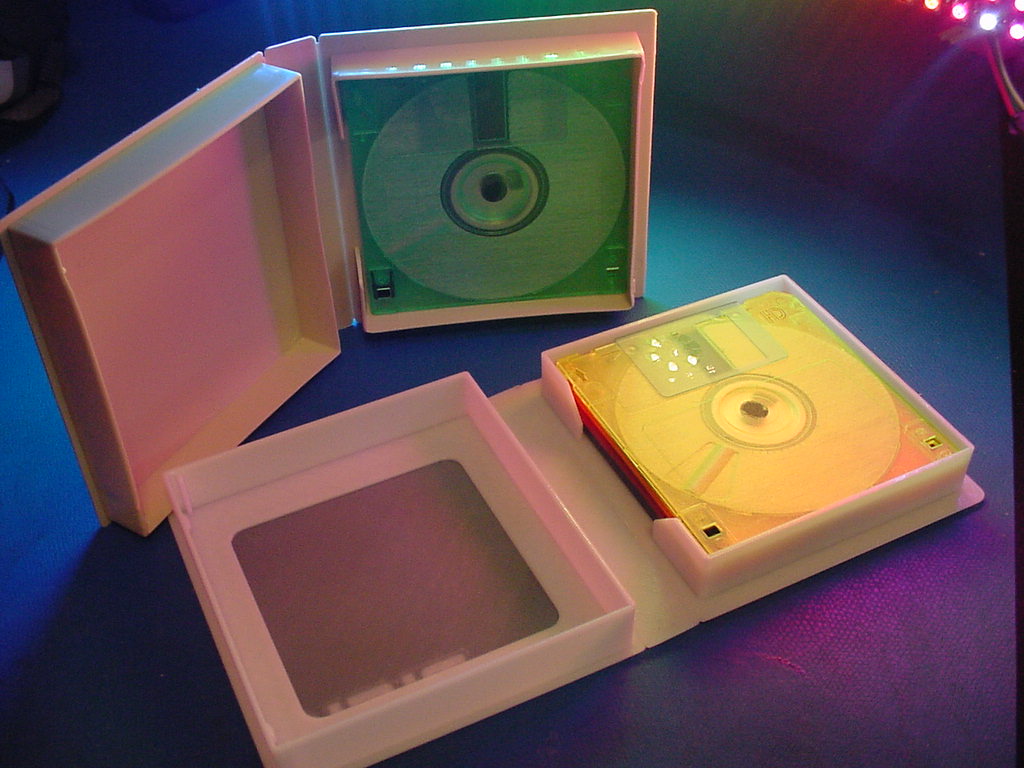 Retro 3.5" Floppy Disk Case Clone