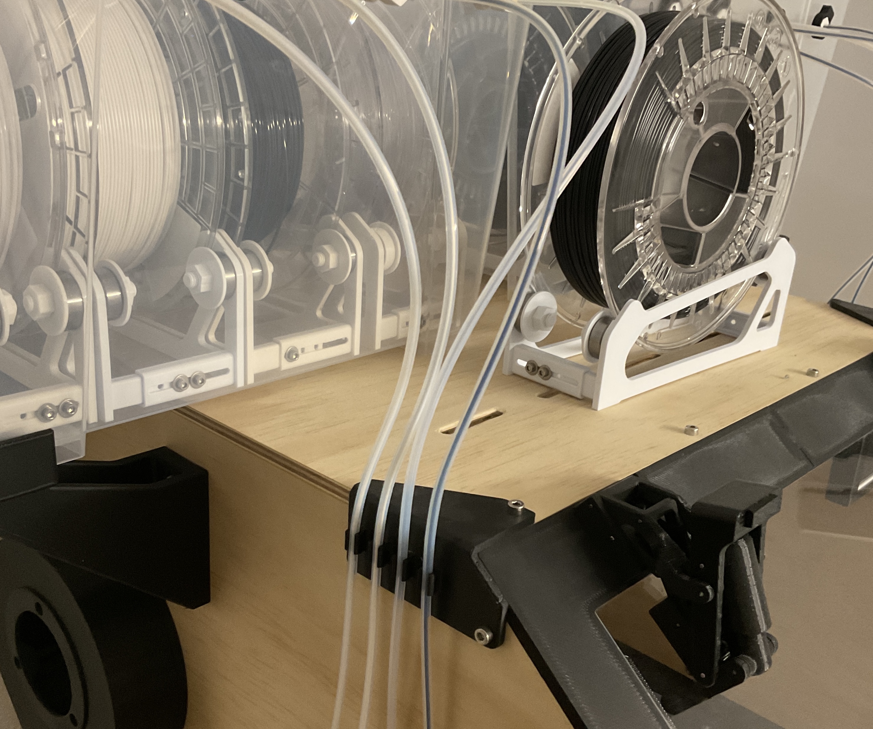 PTFE tube guide (Ø4) e.g. for neat arrangement along the printer housing