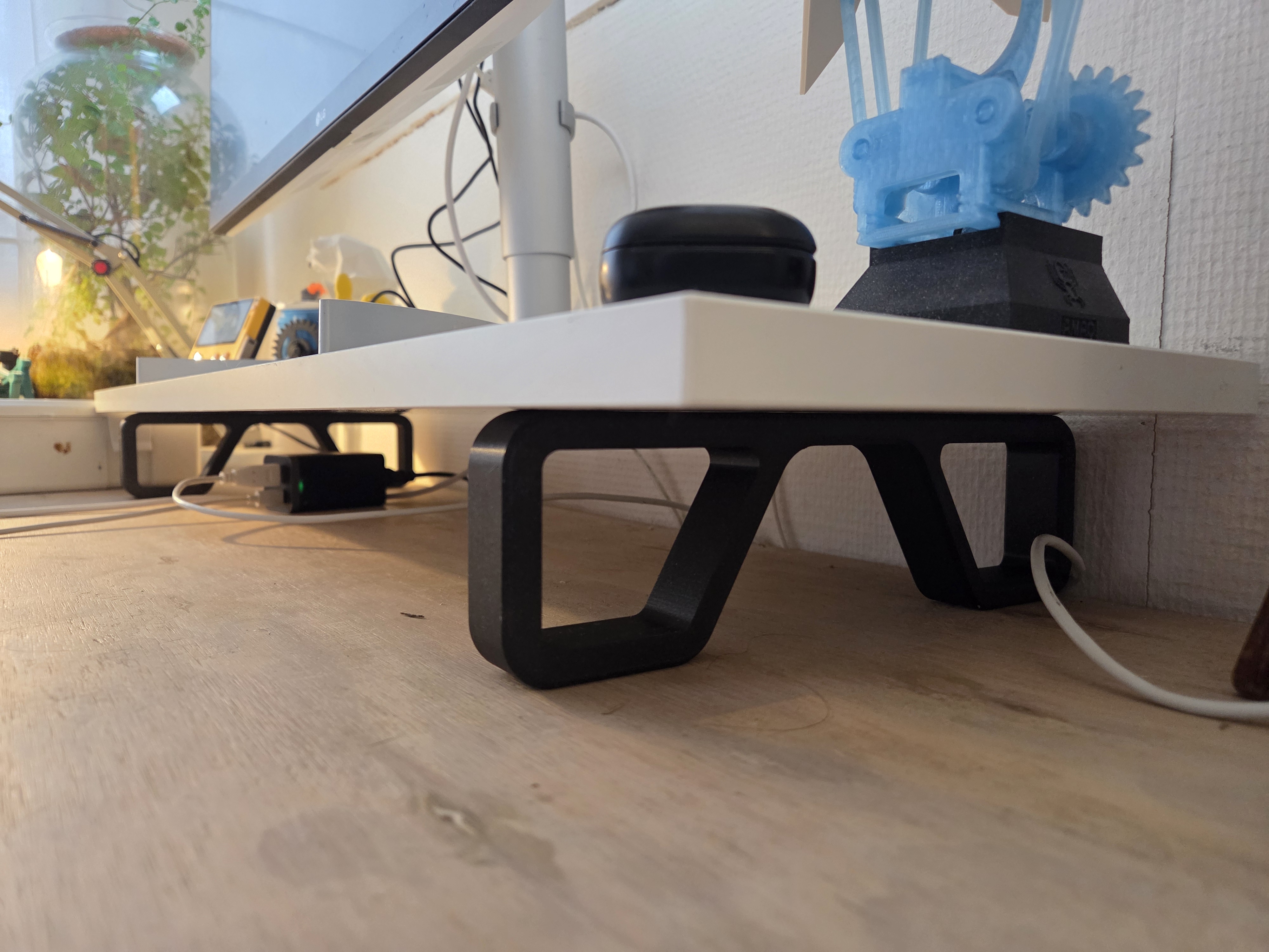 Monitor stand riser