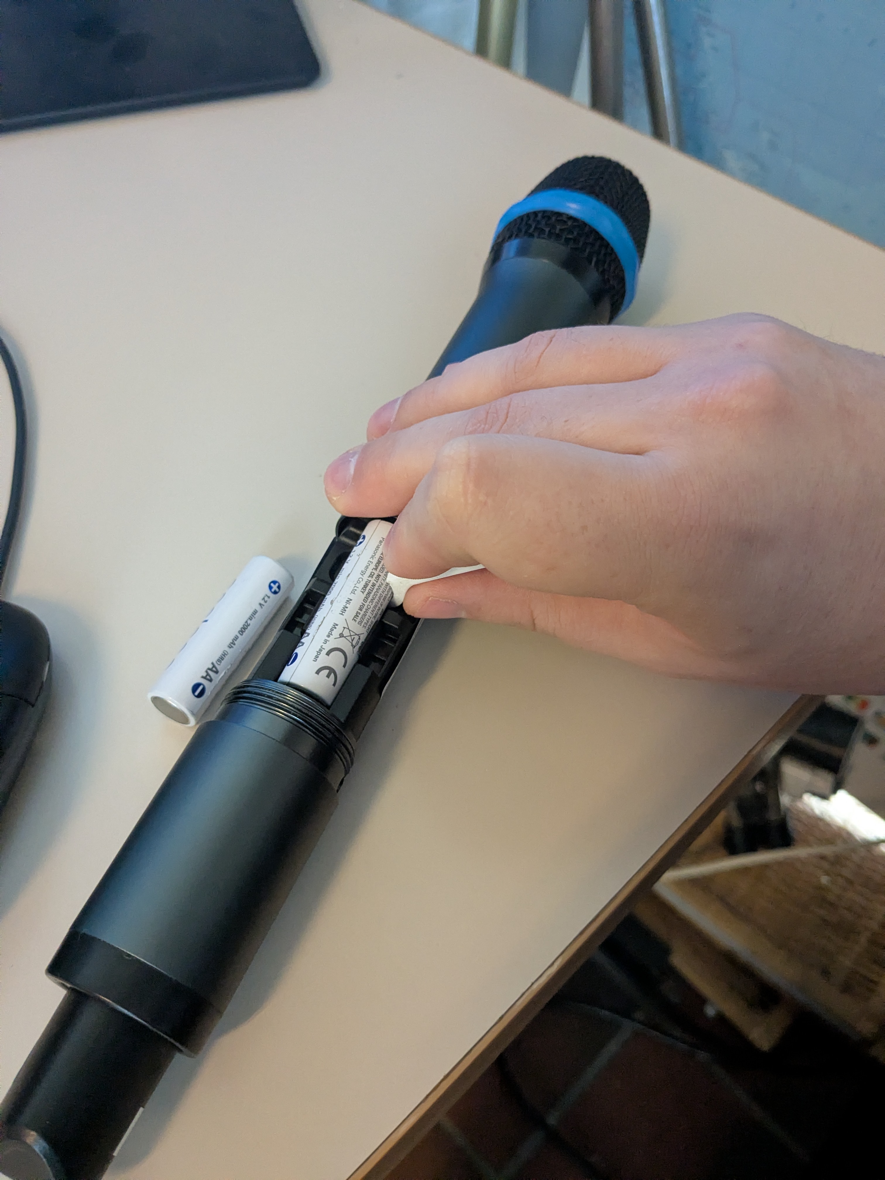 AA Battery Remover