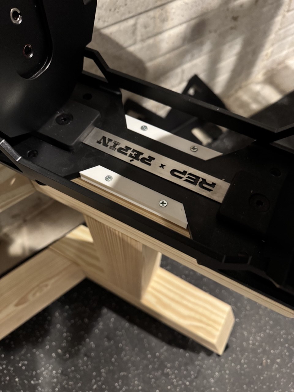 REP x Pépin dumbbell shuttle mounting wedge