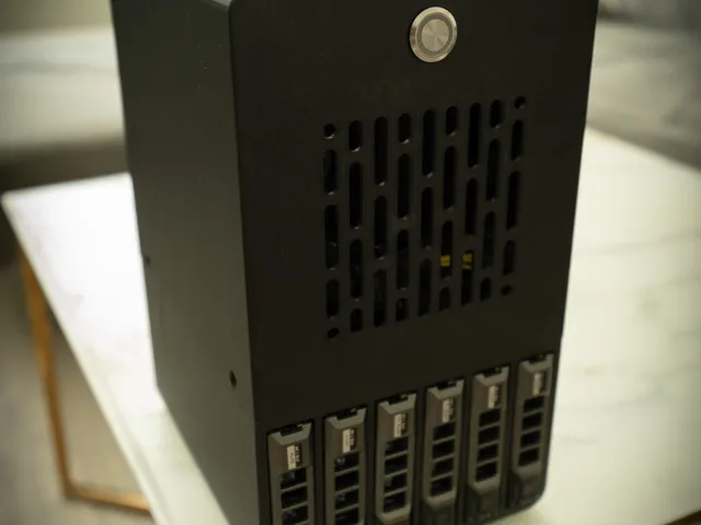 Mini ITX NAS Case (Hot Swap)