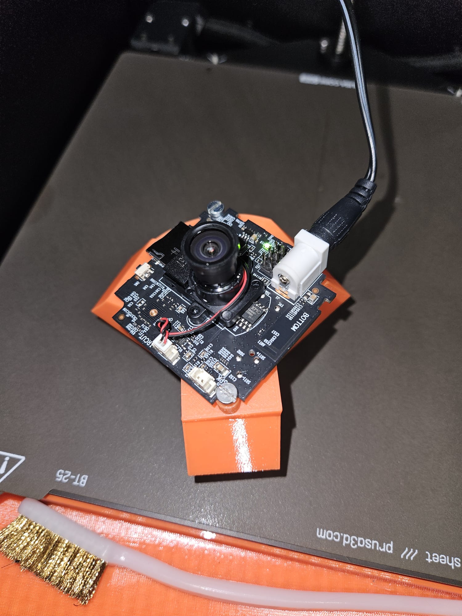 Corner bracket for Tapo C100/C110 camera on Prusa CoreOne