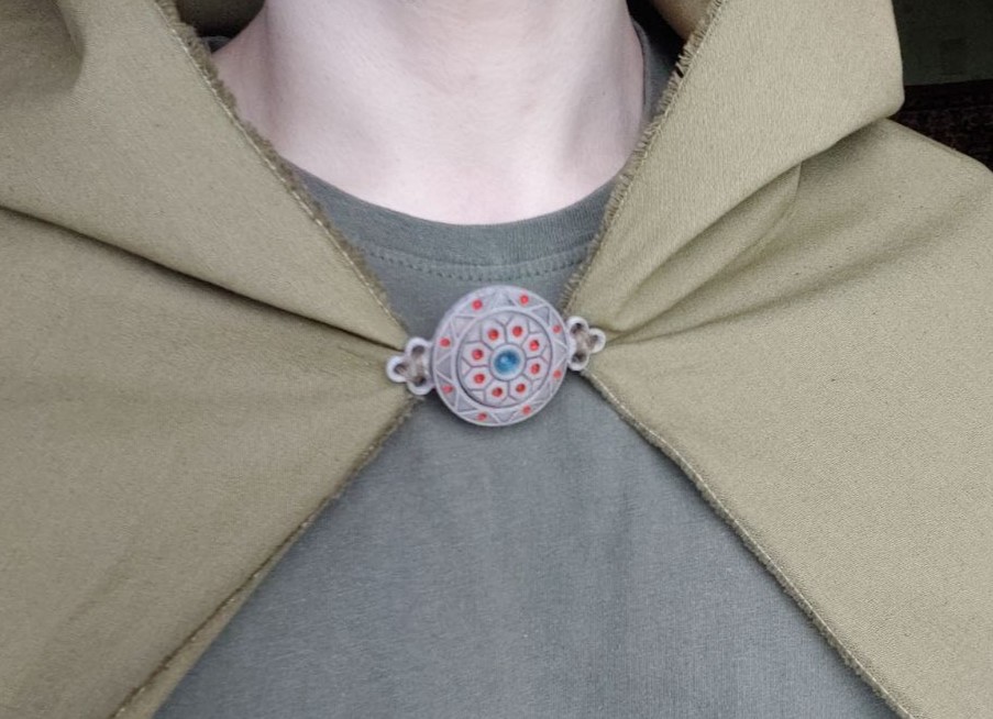 Cloak clasp