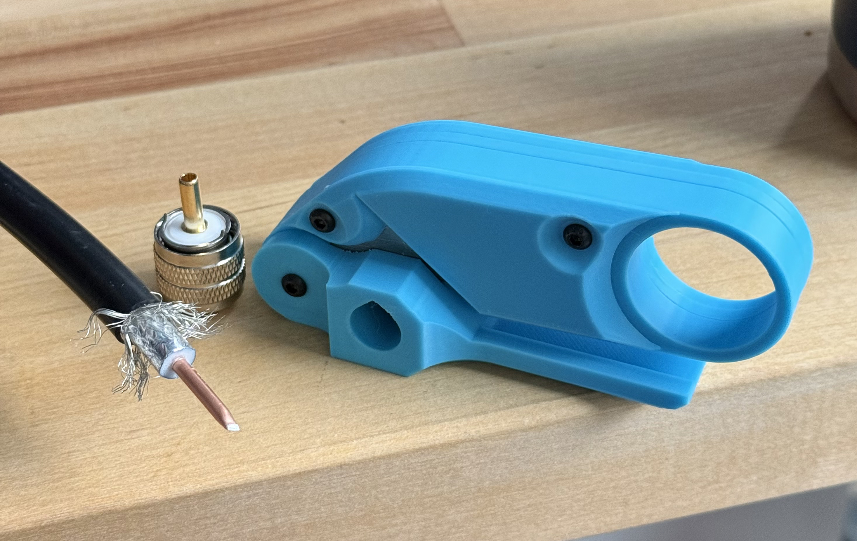 LMR400 coax cable prepper for PL259 crimp connectors