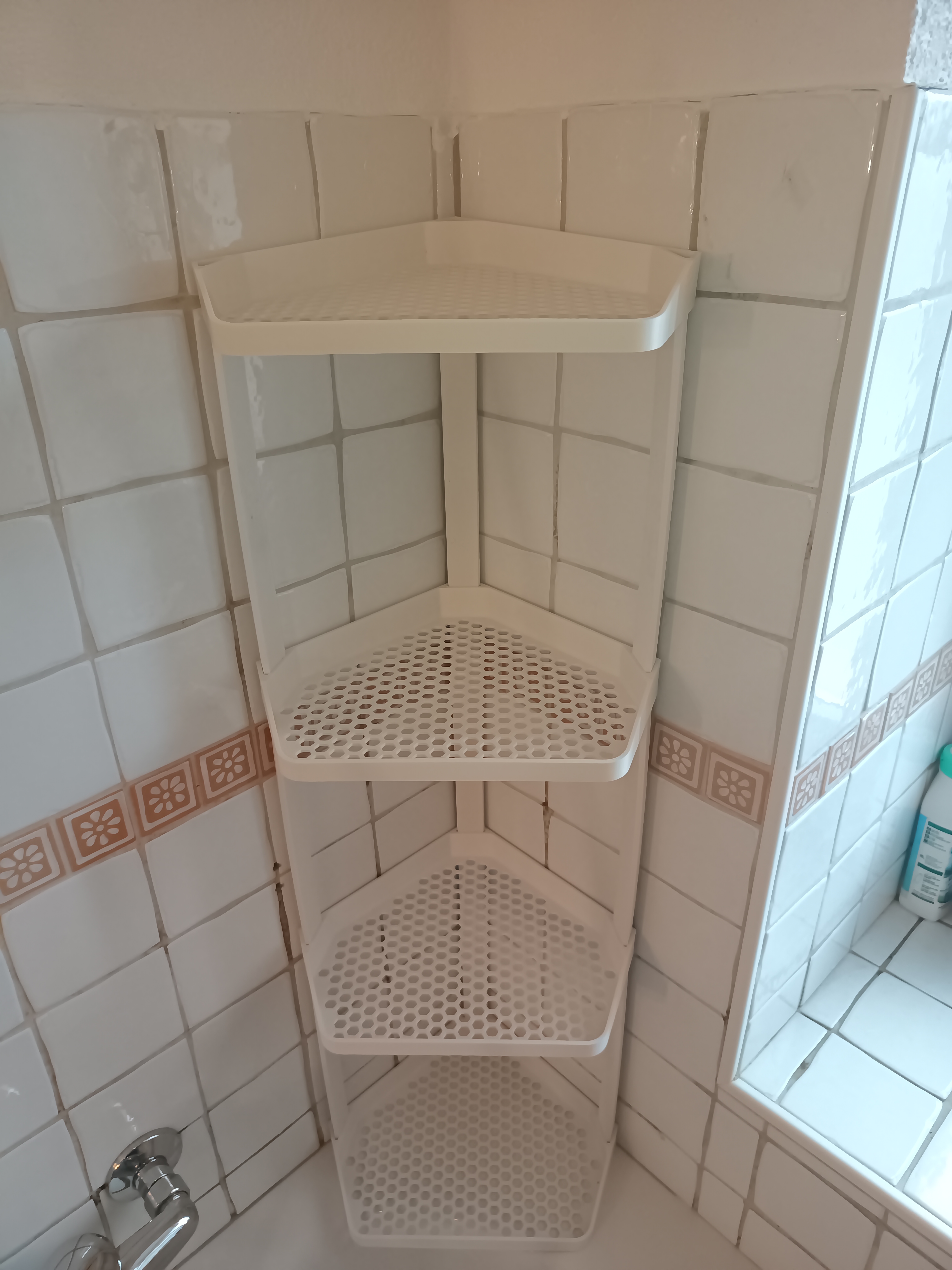 Miniatura 2 do modelo 3D Stackable bathroom corner shelf