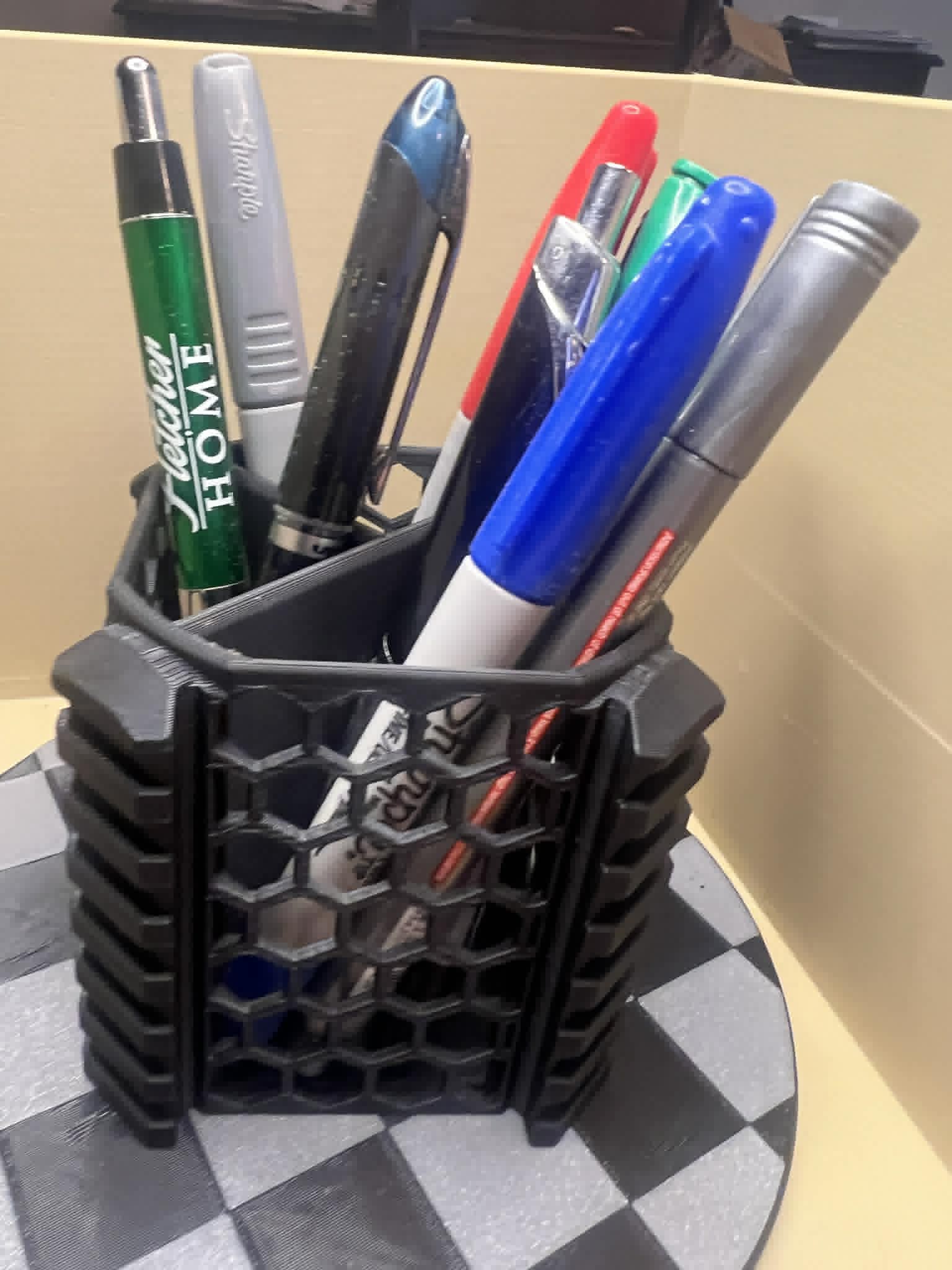 Miniatura 2 do modelo 3D Tactical pen holder