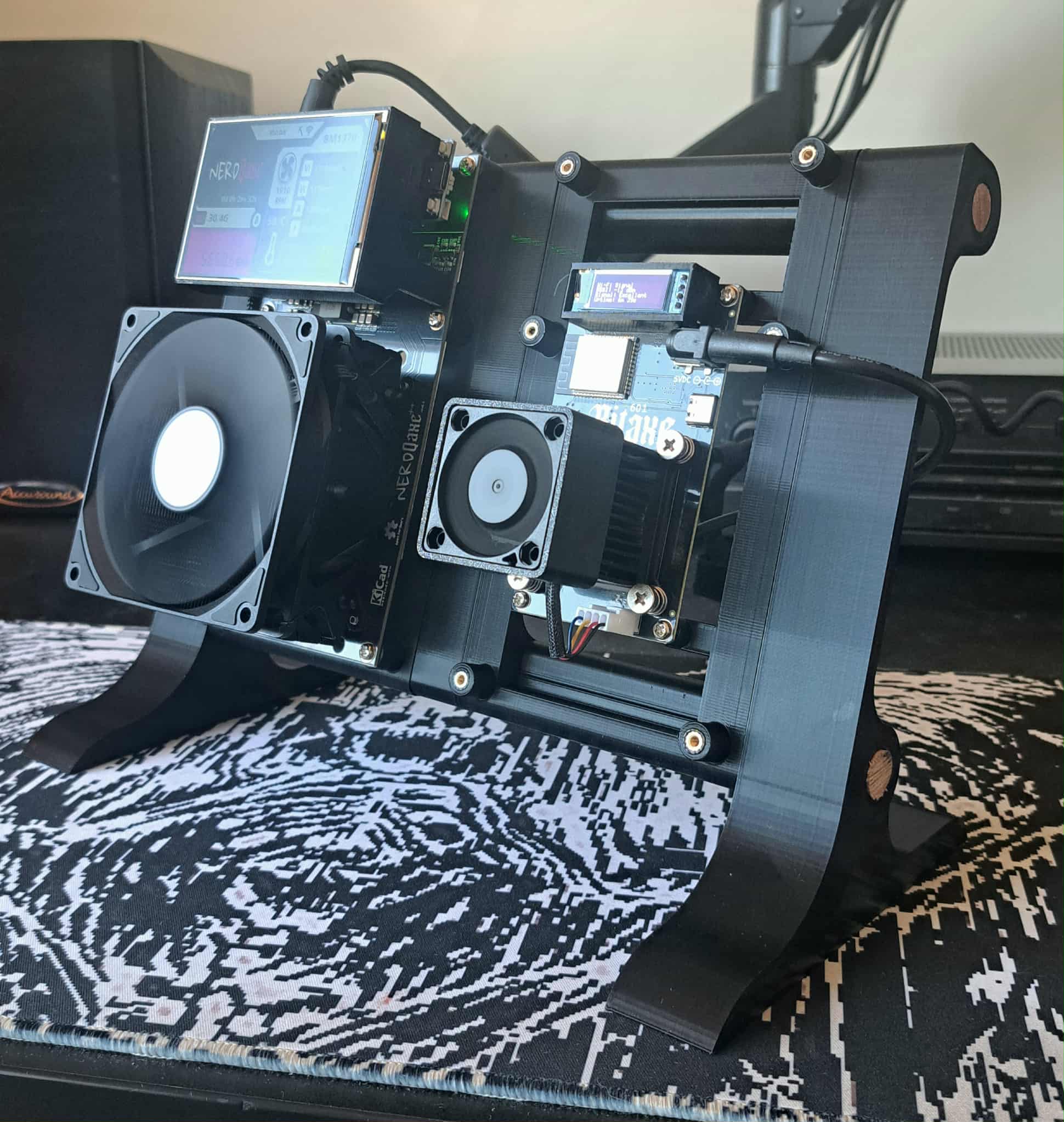 BitAxe & NerdQaxe++ Modular Mounting Array