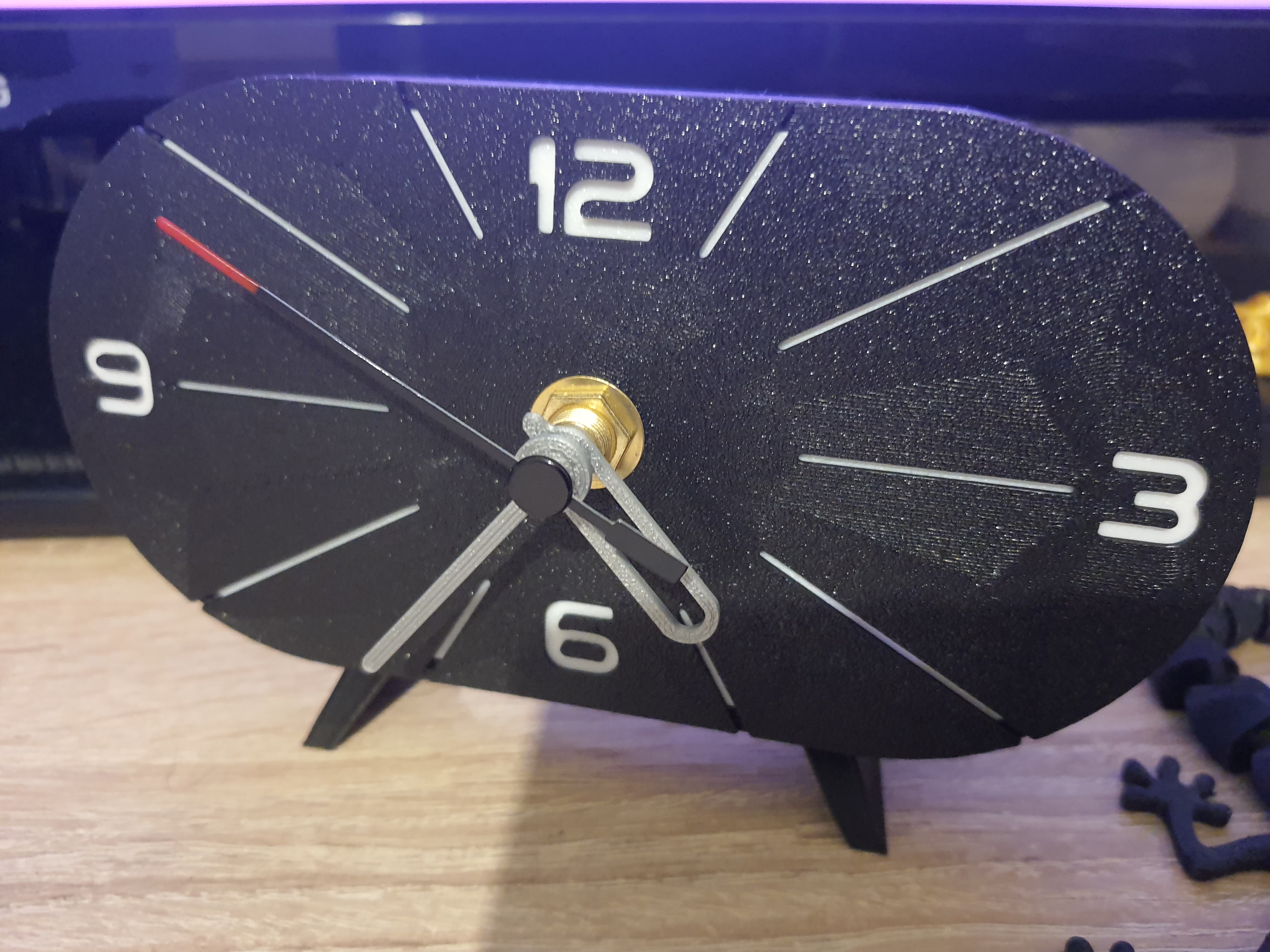 Miniatura 4 do modelo 3D Modern desktop clock