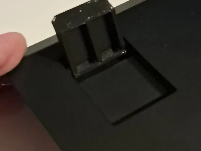 CoolerMaster CK550 keyboard leg