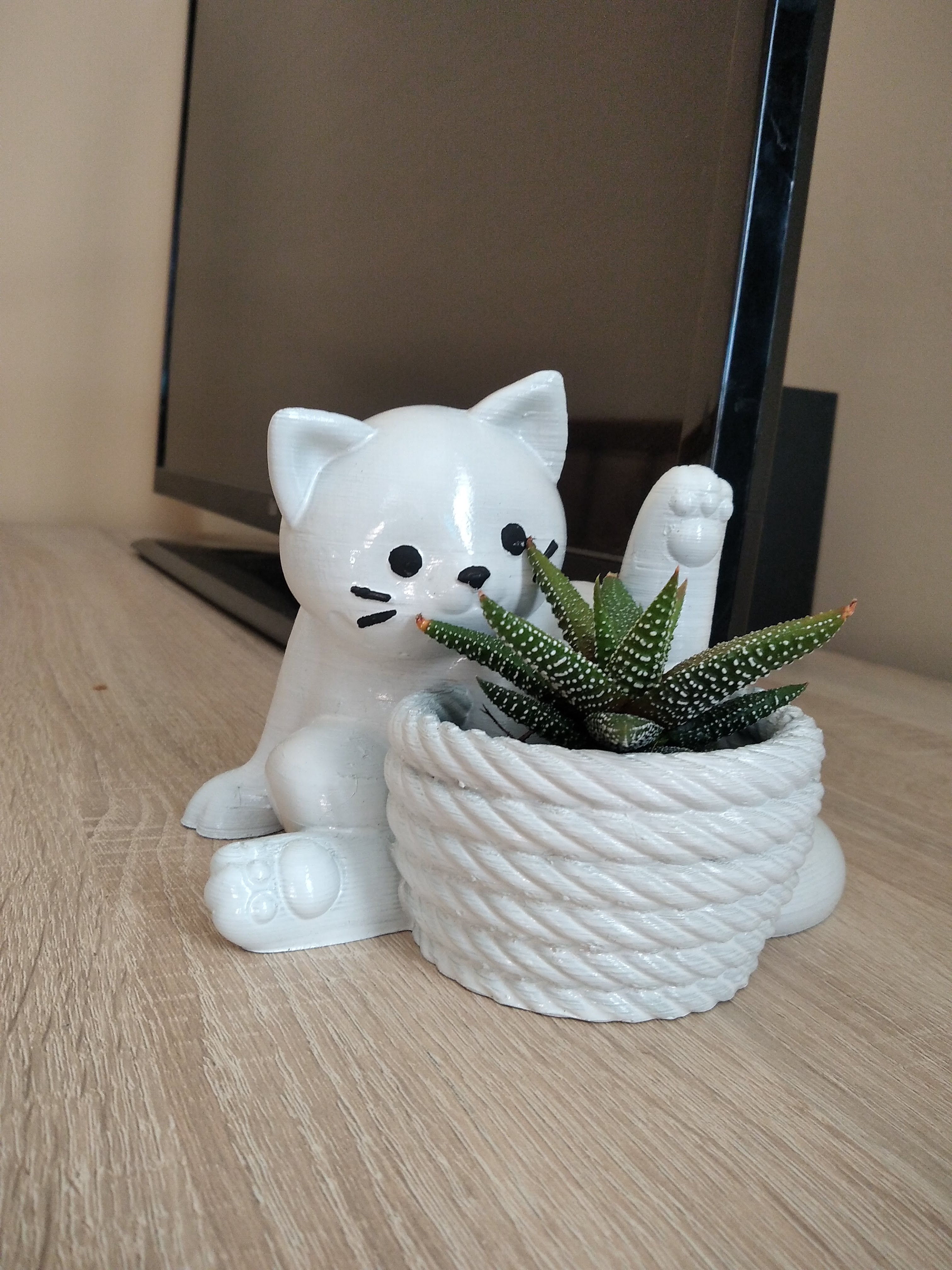Adorable Cat Planter – Support-Free 3D Model