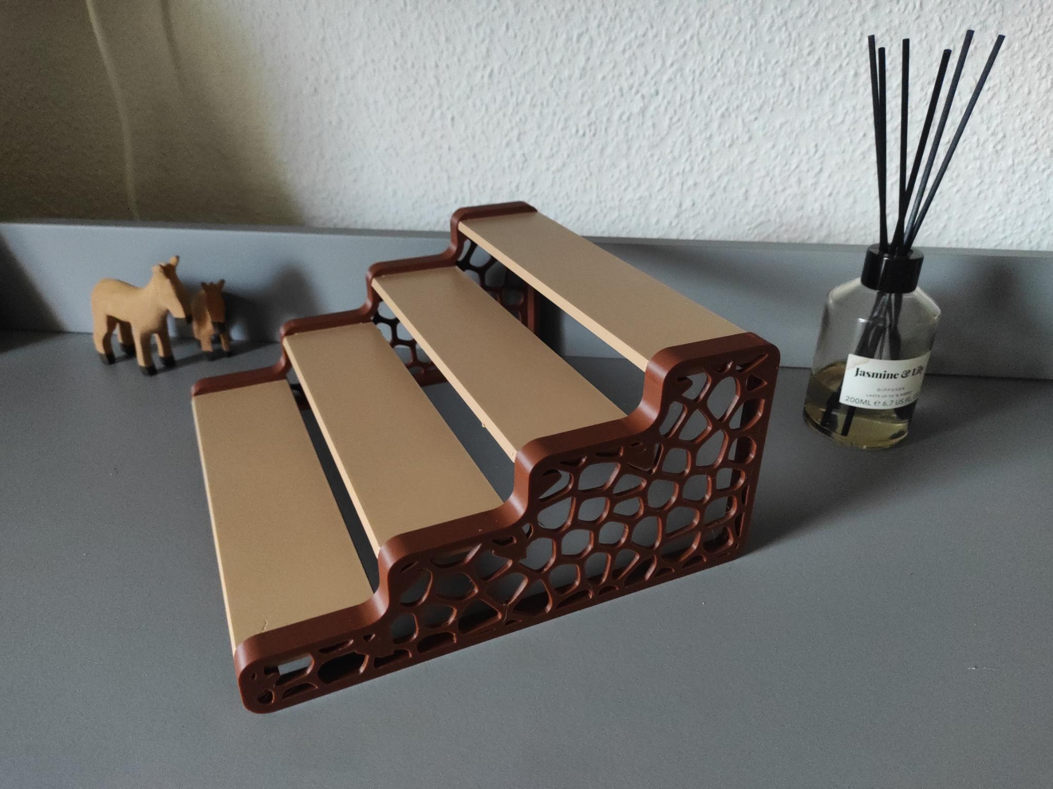 Simple display shelf