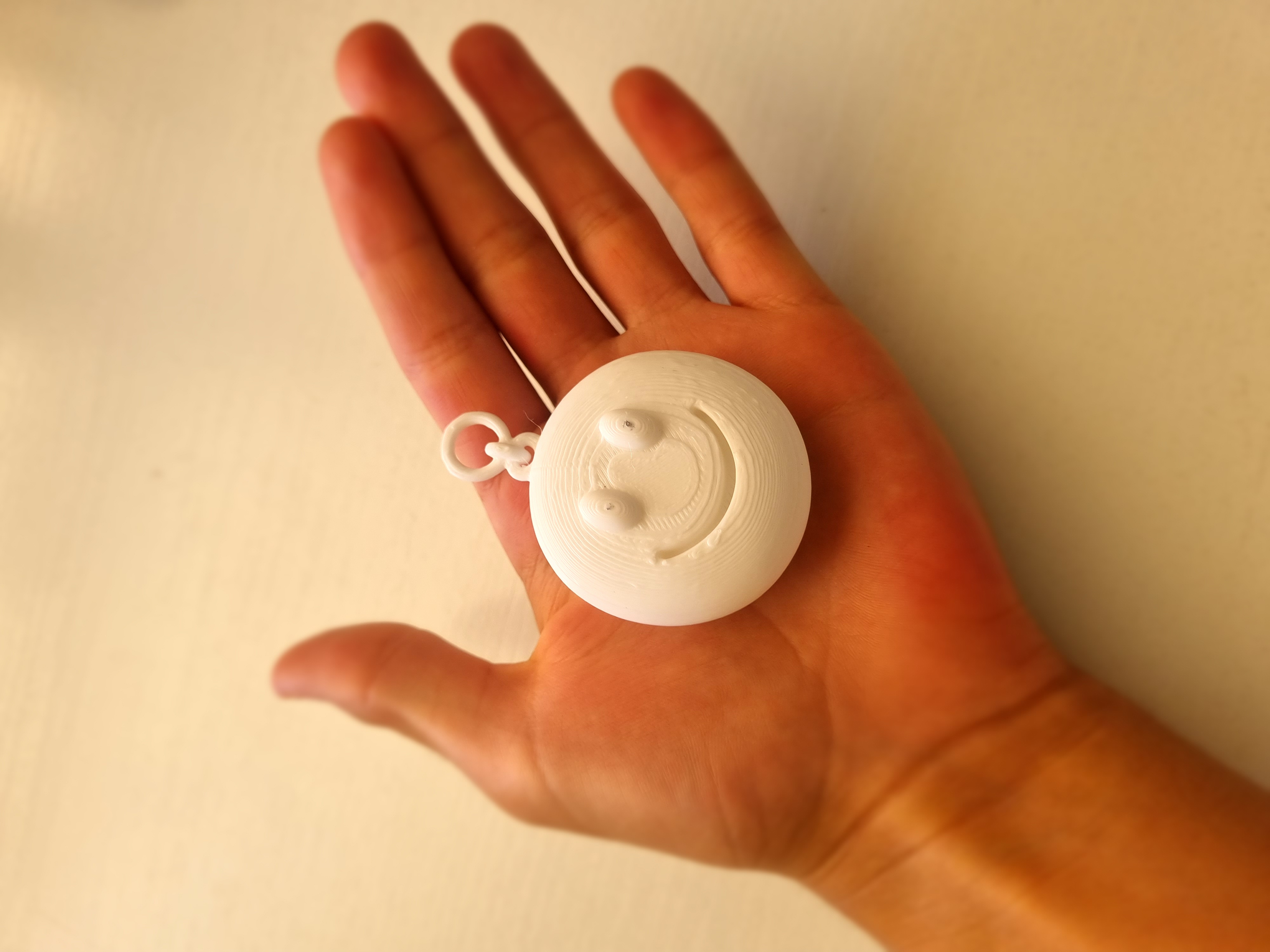 Miniatura 3 do modelo 3D Smiley face keychain :)